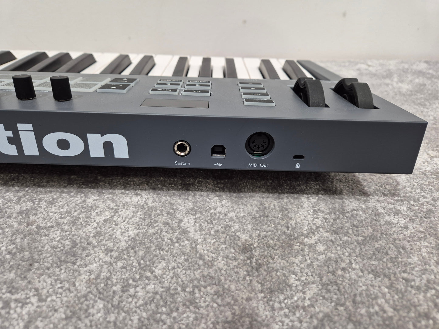 Novation FLkey 37 - MIDI Keyboard Controller