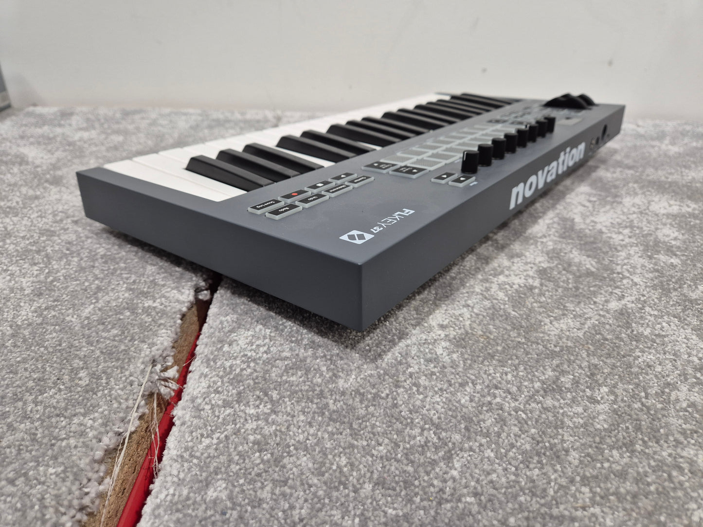 Novation FLkey 37 - MIDI Keyboard Controller