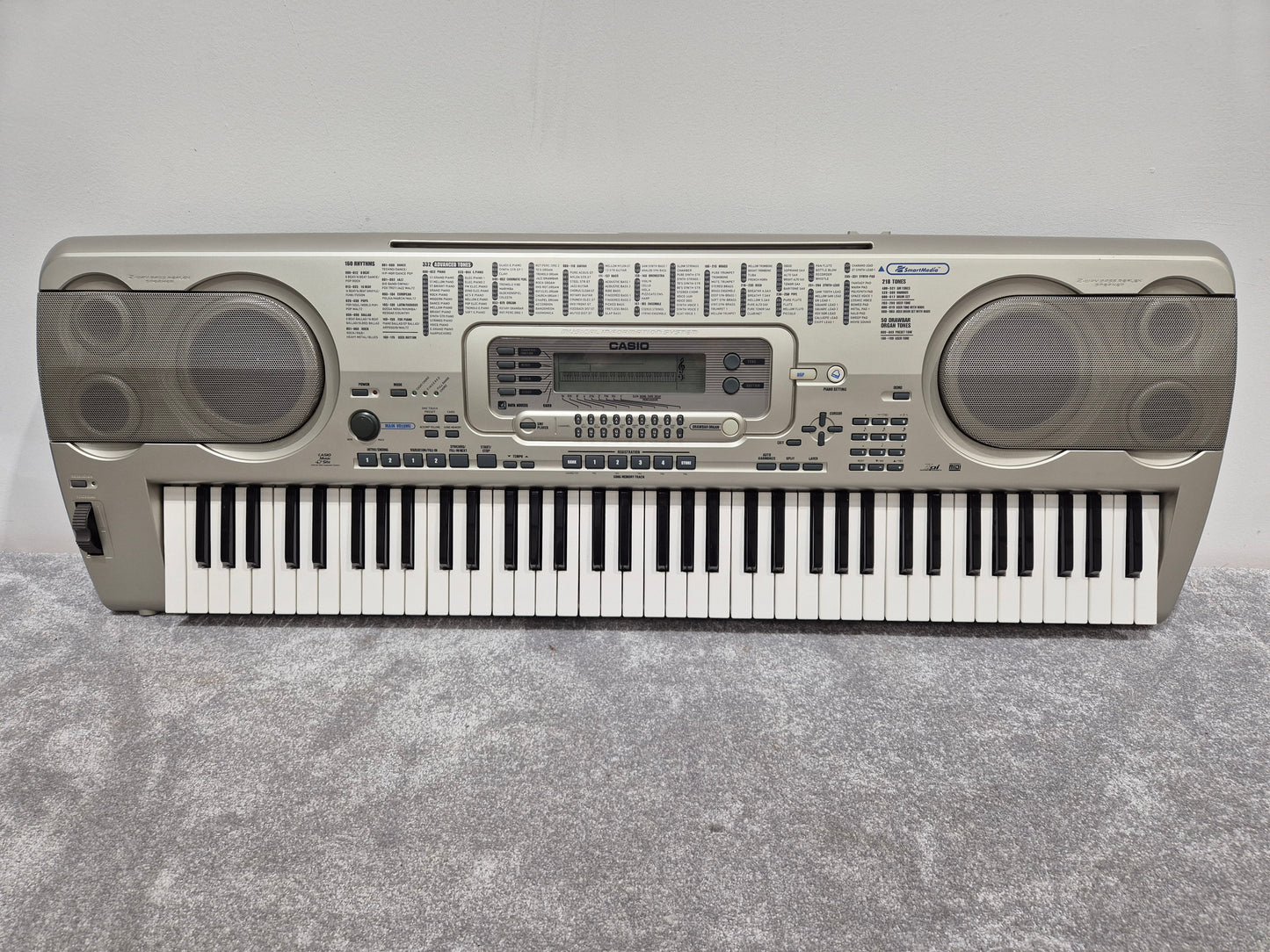 Casio WK 3200 - Versatile Digital 61 Key Keyboard