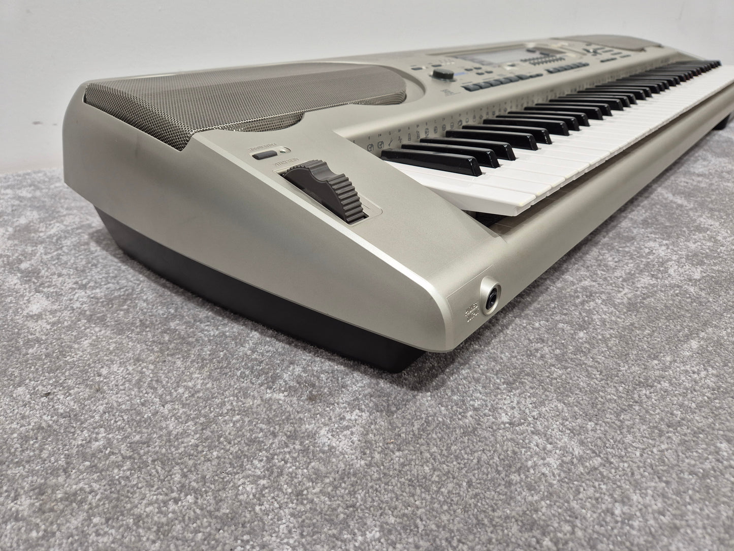 Casio WK 3200 - Versatile Digital 61 Key Keyboard