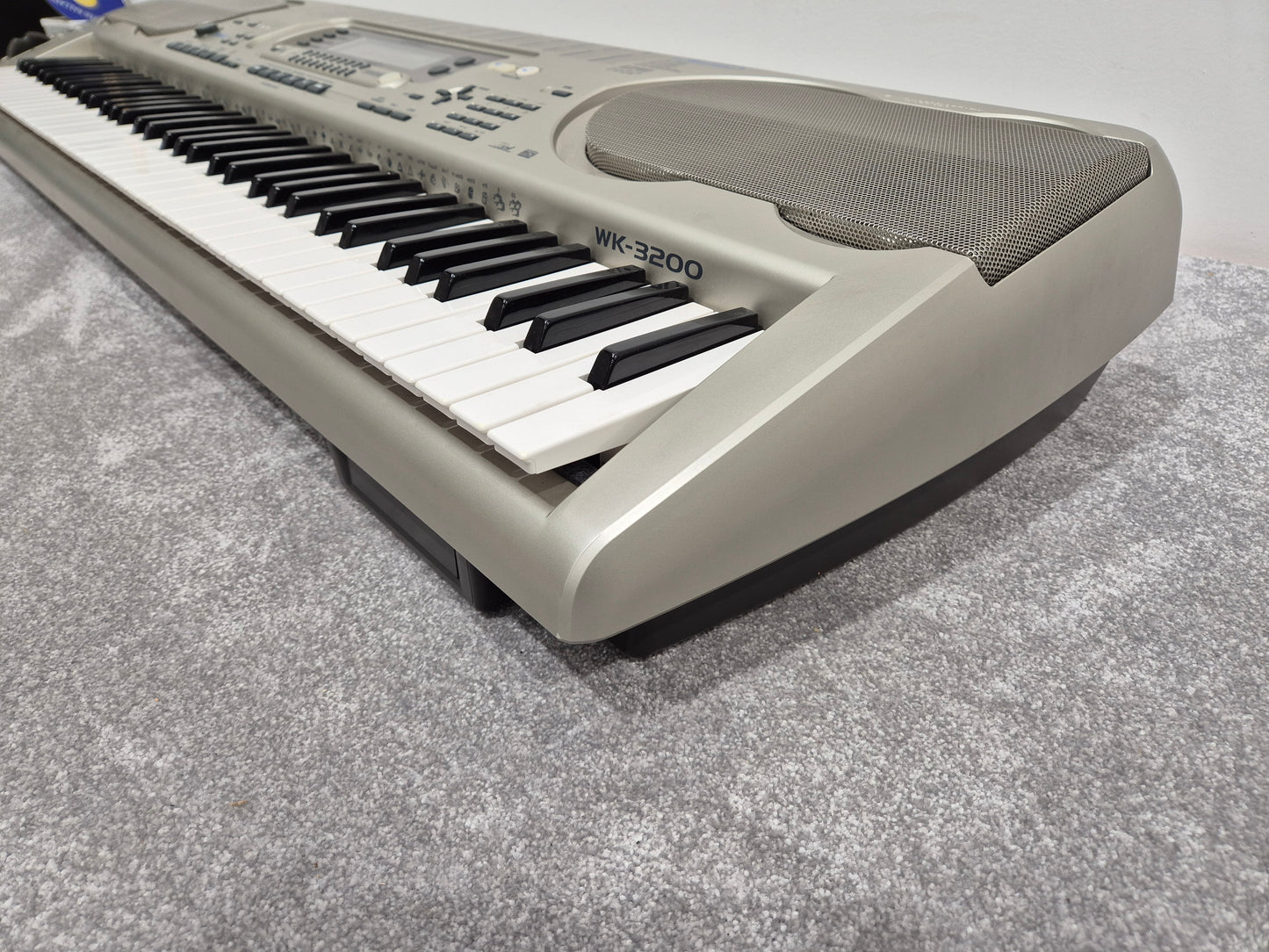 Casio WK 3200 - Versatile Digital 61 Key Keyboard