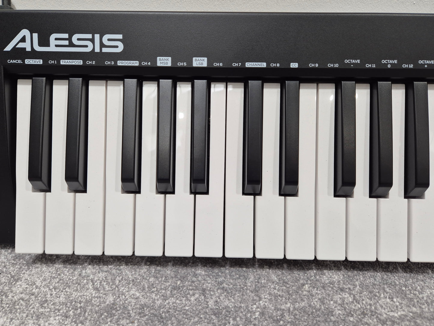 Alesis Q49 - 49-Note MIDI Keyboard Controller - USB