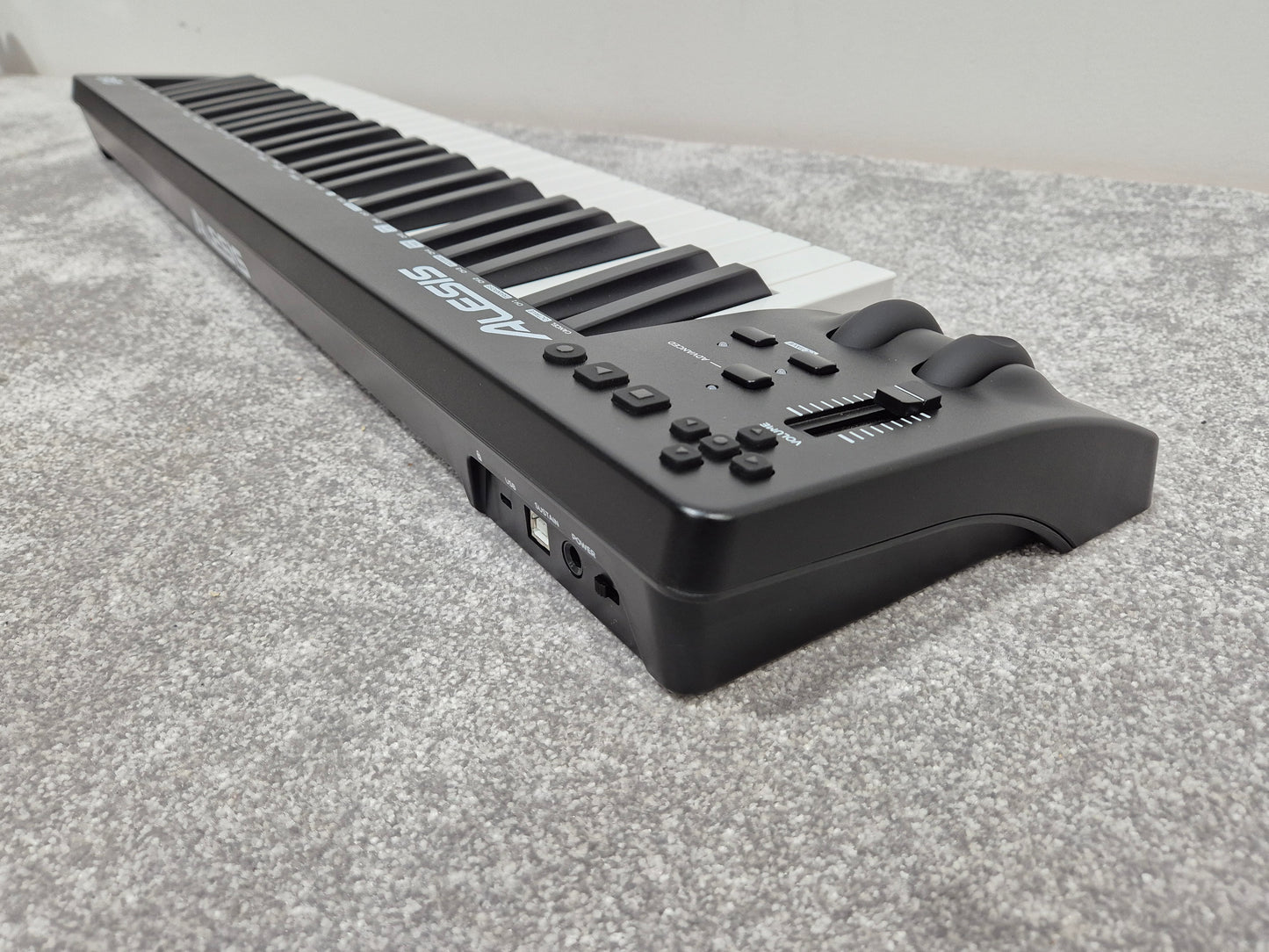 Alesis Q49 - 49-Note MIDI Keyboard Controller - USB