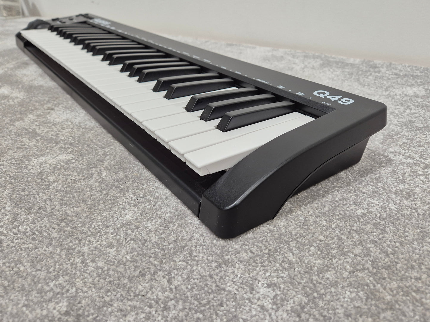 Alesis Q49 - 49-Note MIDI Keyboard Controller - USB