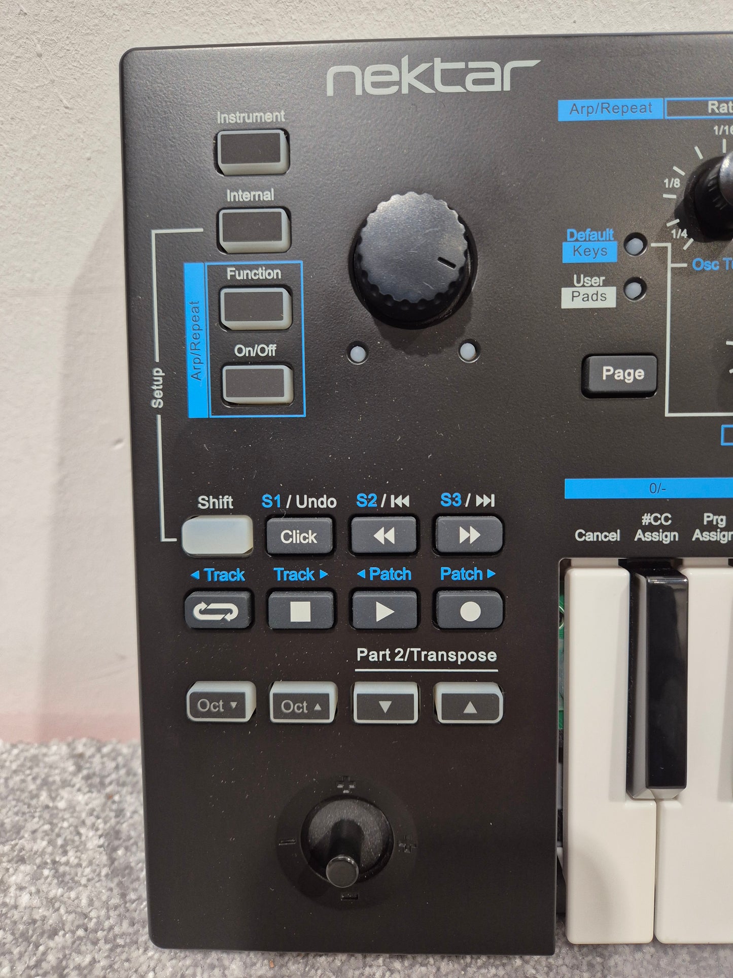 Nektar LX Mini - Compact and Versatile USB MIDI Controller
