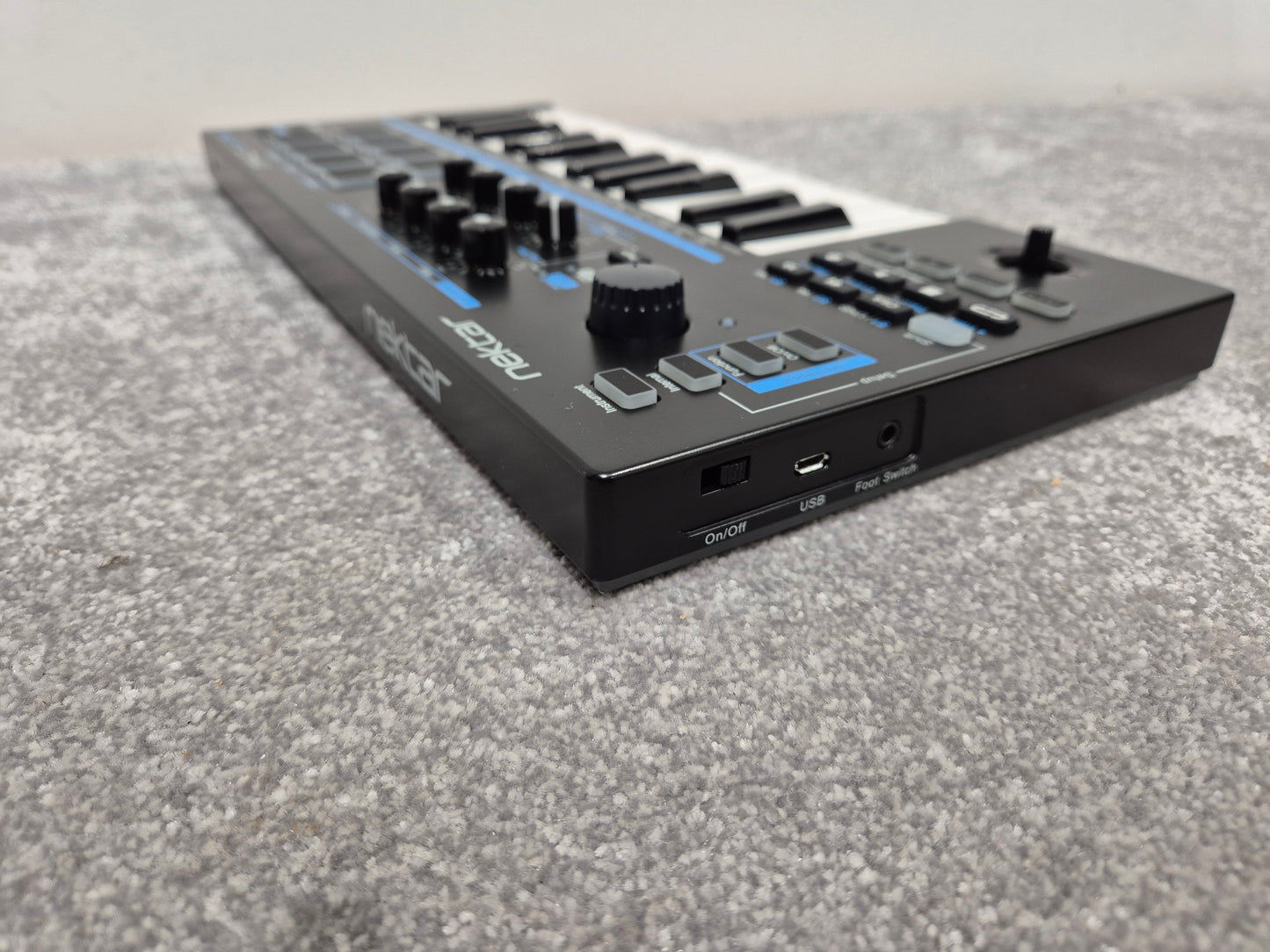 Nektar LX Mini - Compact and Versatile USB MIDI Controller
