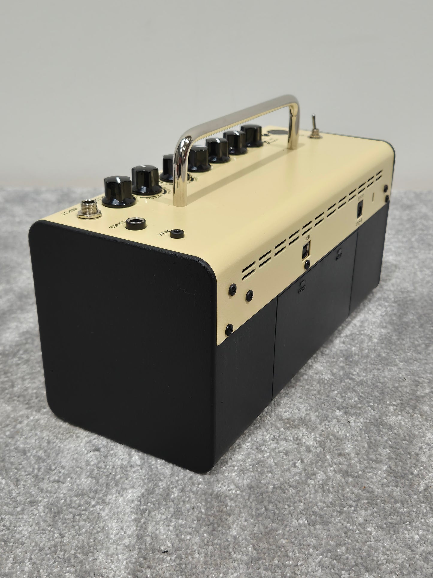 Yamaha THR5 - Modelling Guitar Combo Amplifier