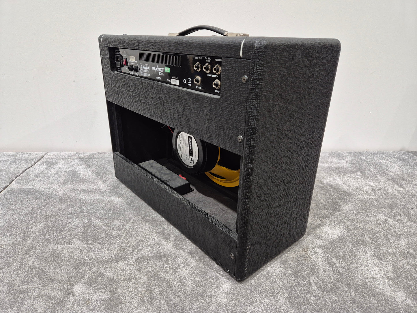 HIWATT Maxwatt G100R - Solid-State Combo Amplifier