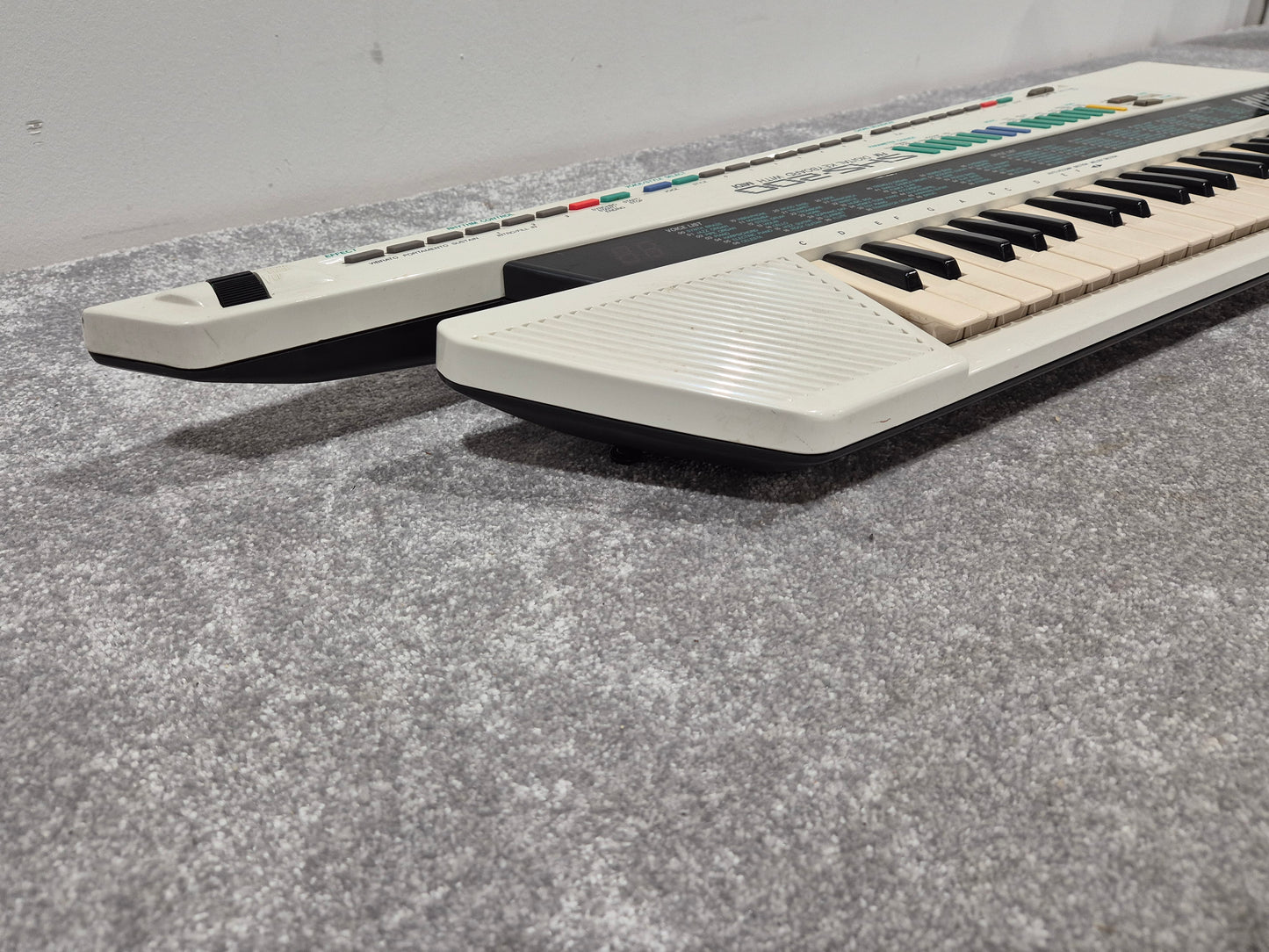 Yamaha SHS-200 - Digital Shoulder Electronic Keyboard w/ Hard Case