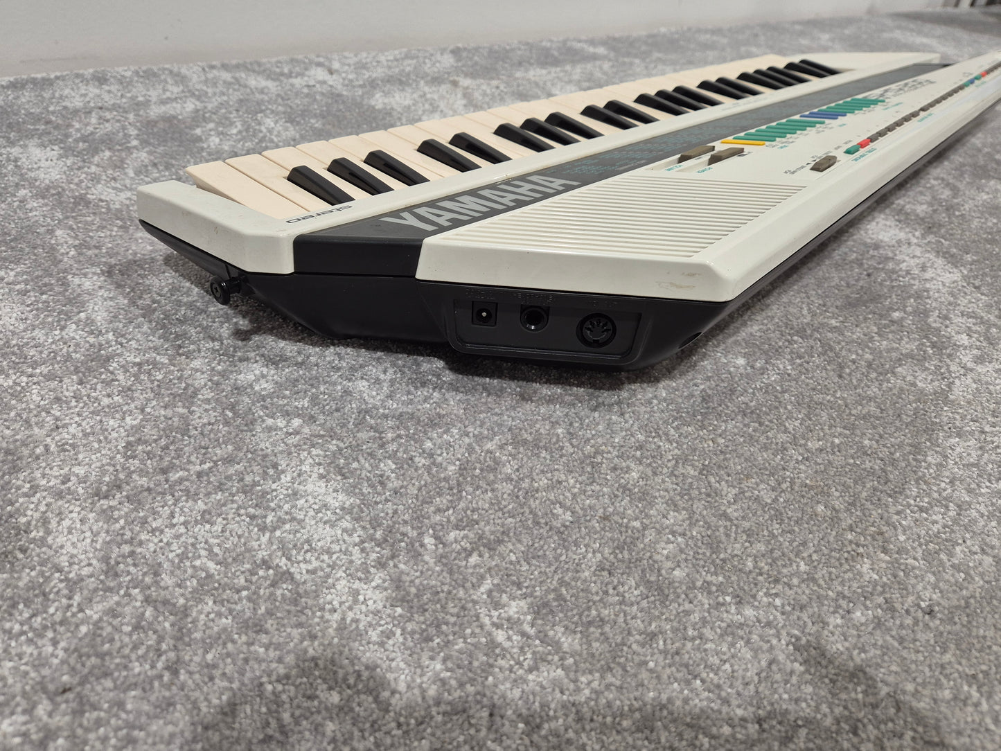 Yamaha SHS-200 - Digital Shoulder Electronic Keyboard w/ Hard Case