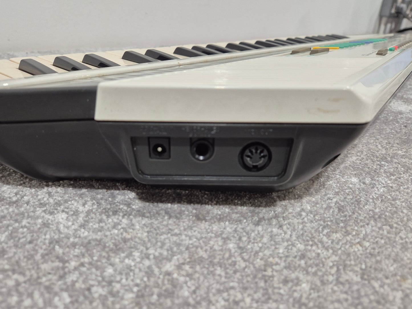 Yamaha SHS-200 - Digital Shoulder Electronic Keyboard w/ Hard Case