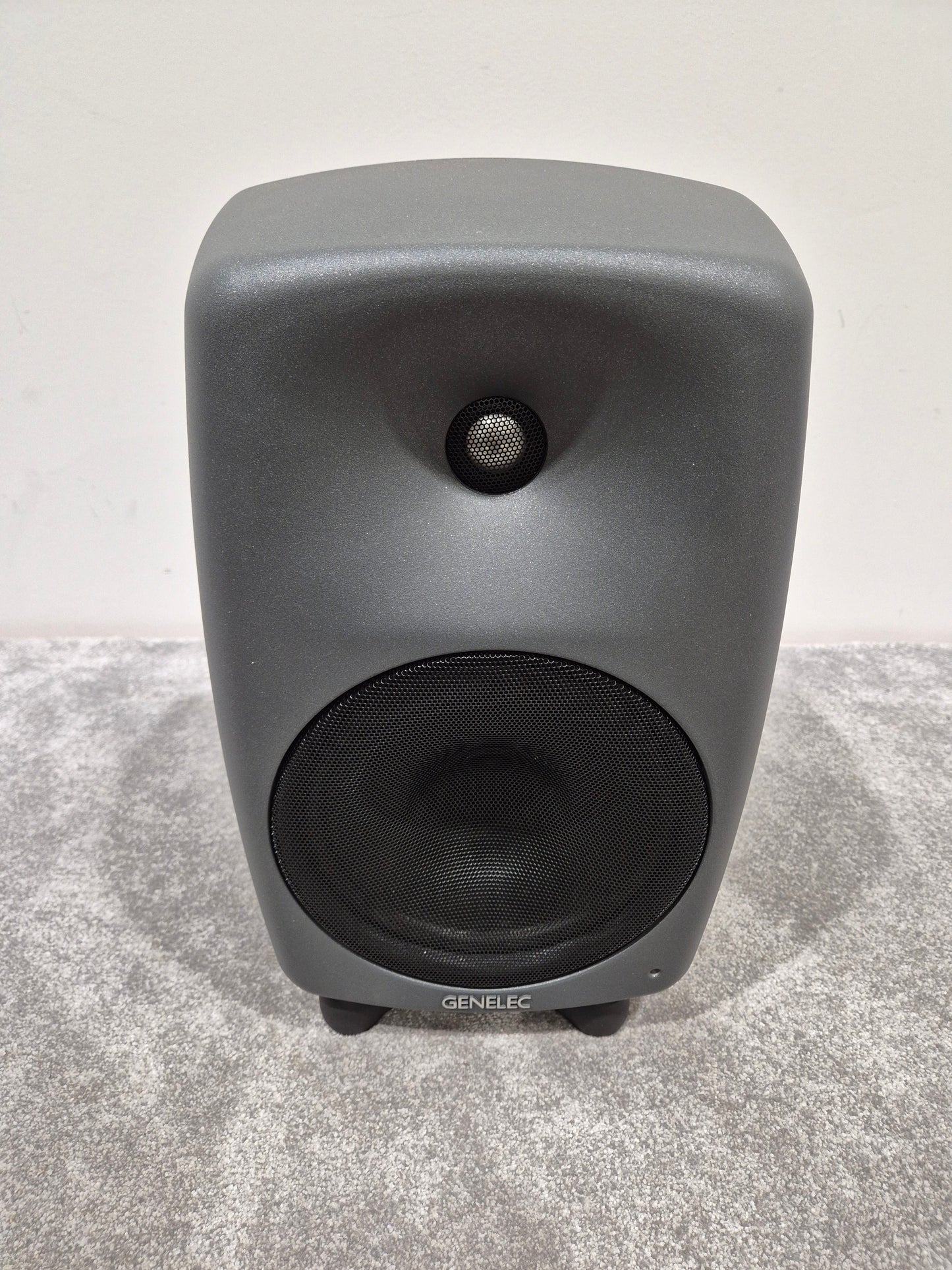 Genelec 8050B – 8" Active Studio Monitor – Excellent