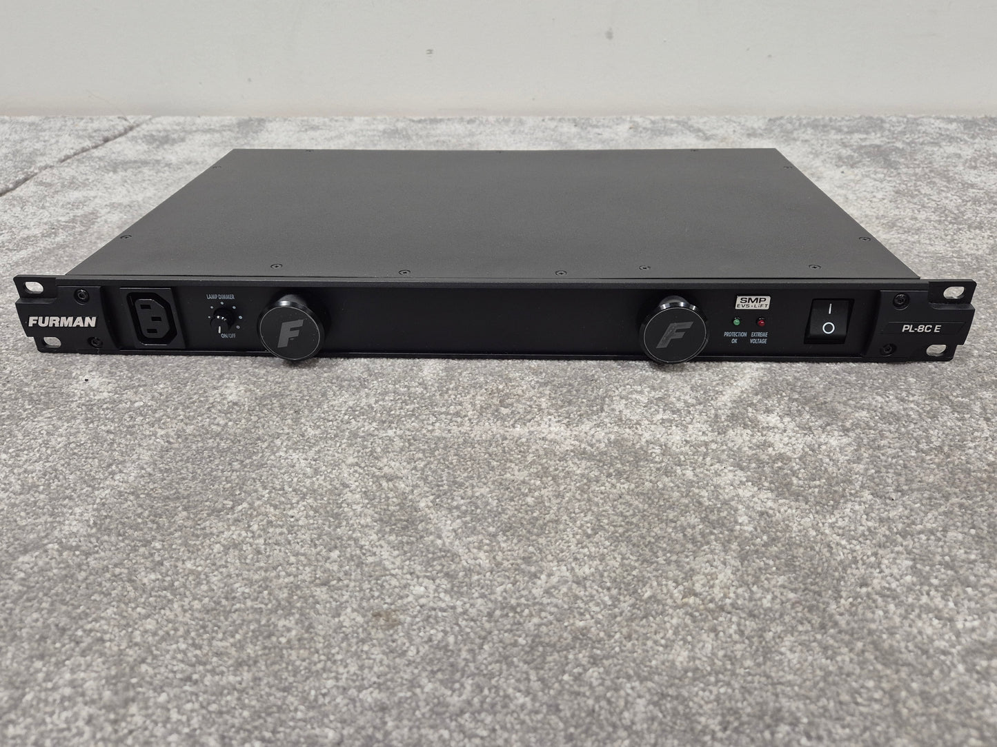 Furman PL-8C E - Rack Mounted Power Conditioner