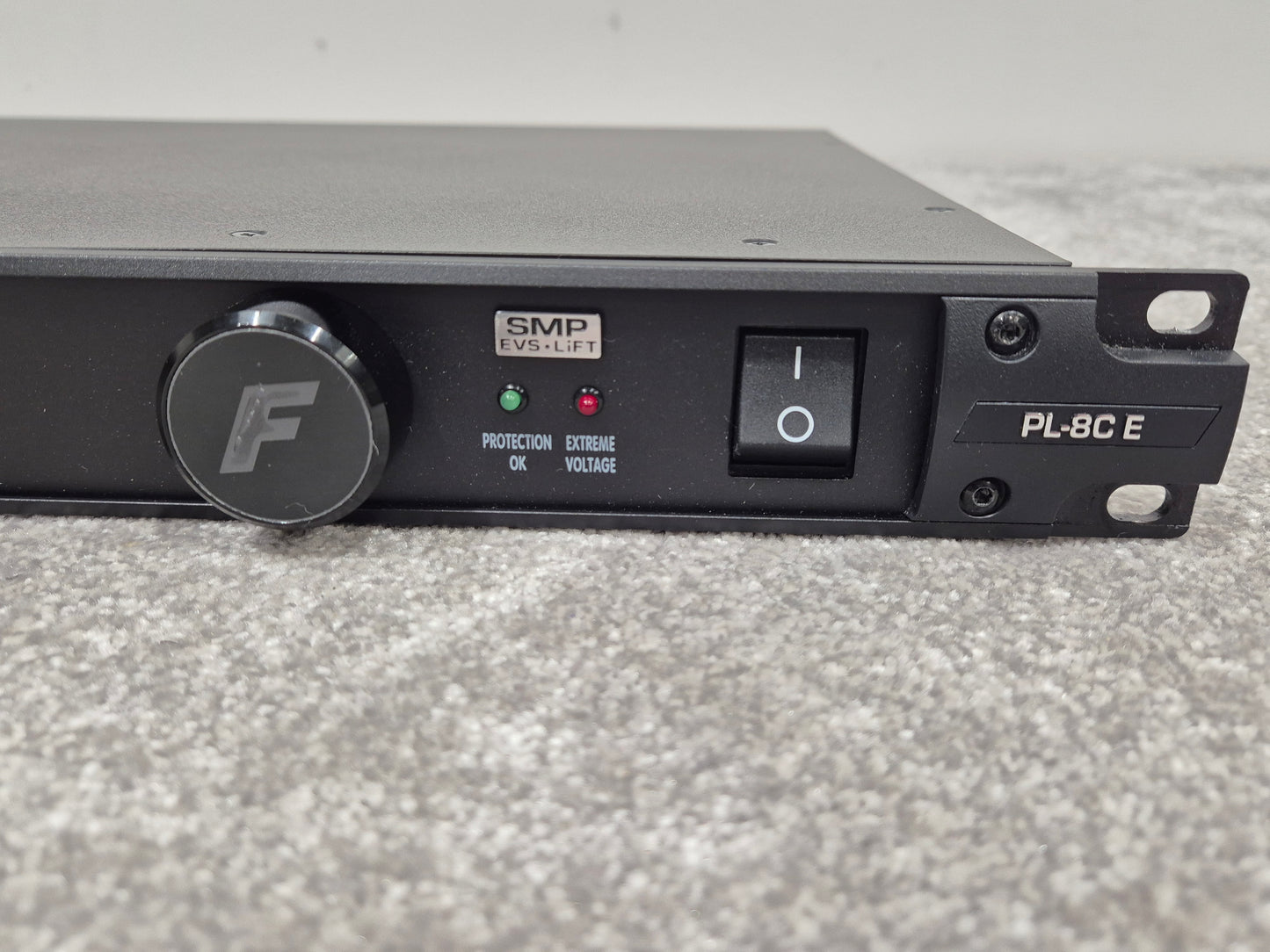 Furman PL-8C E - Rack Mounted Power Conditioner