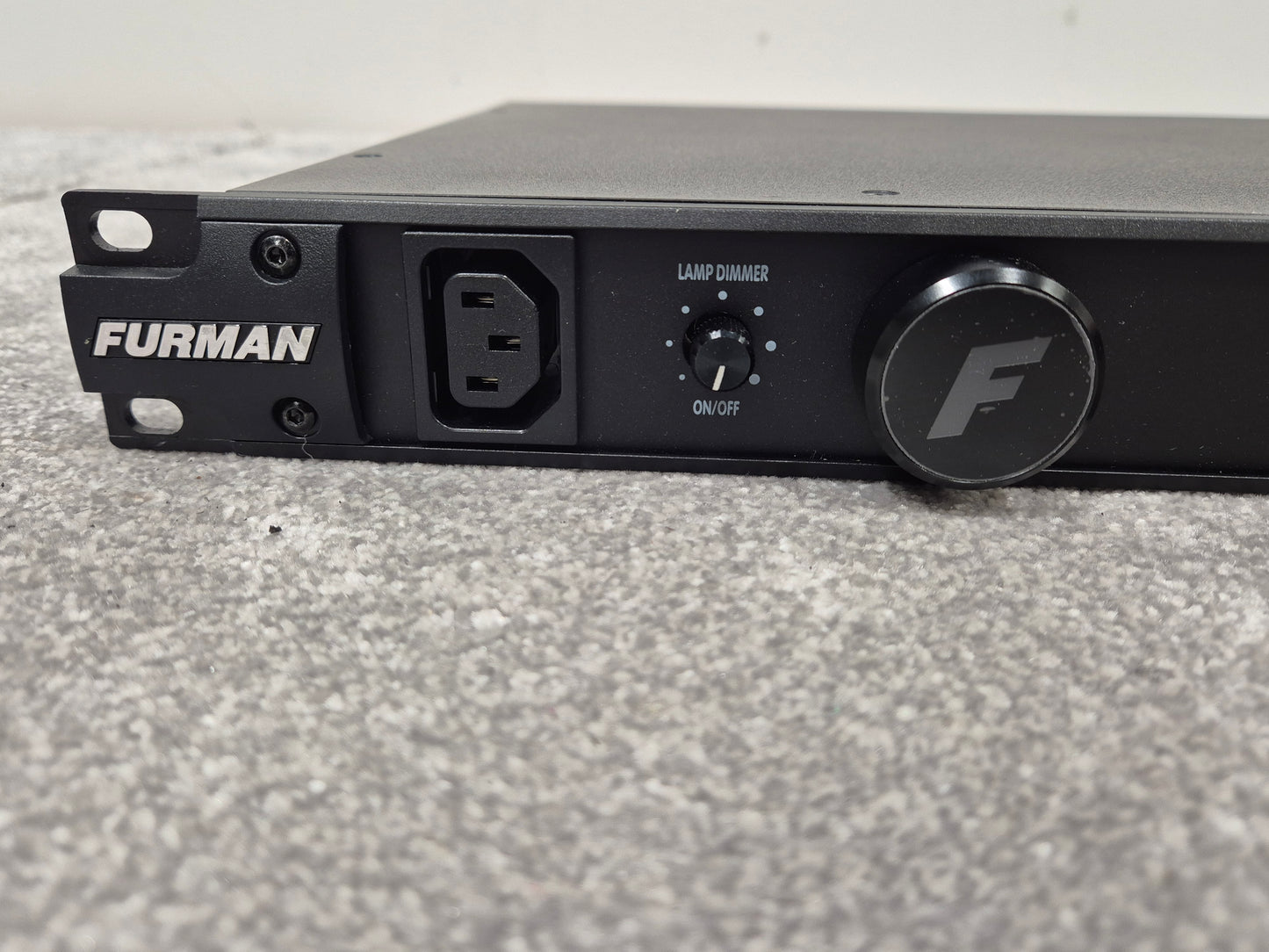 Furman PL-8C E - Rack Mounted Power Conditioner