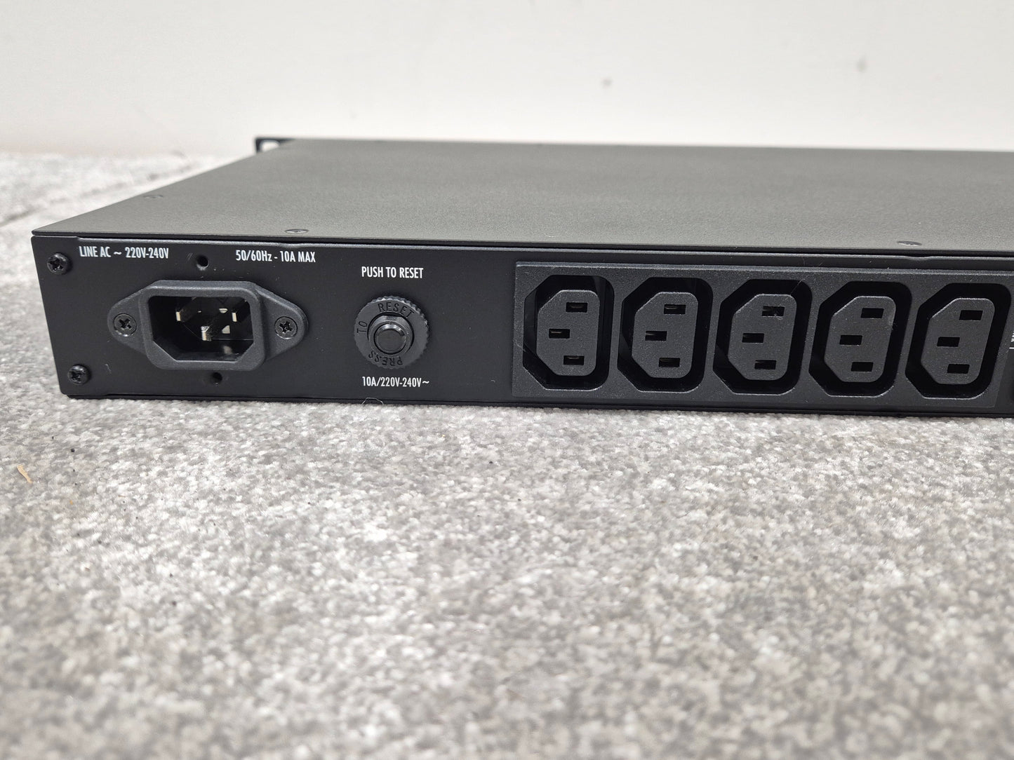 Furman PL-8C E - Rack Mounted Power Conditioner