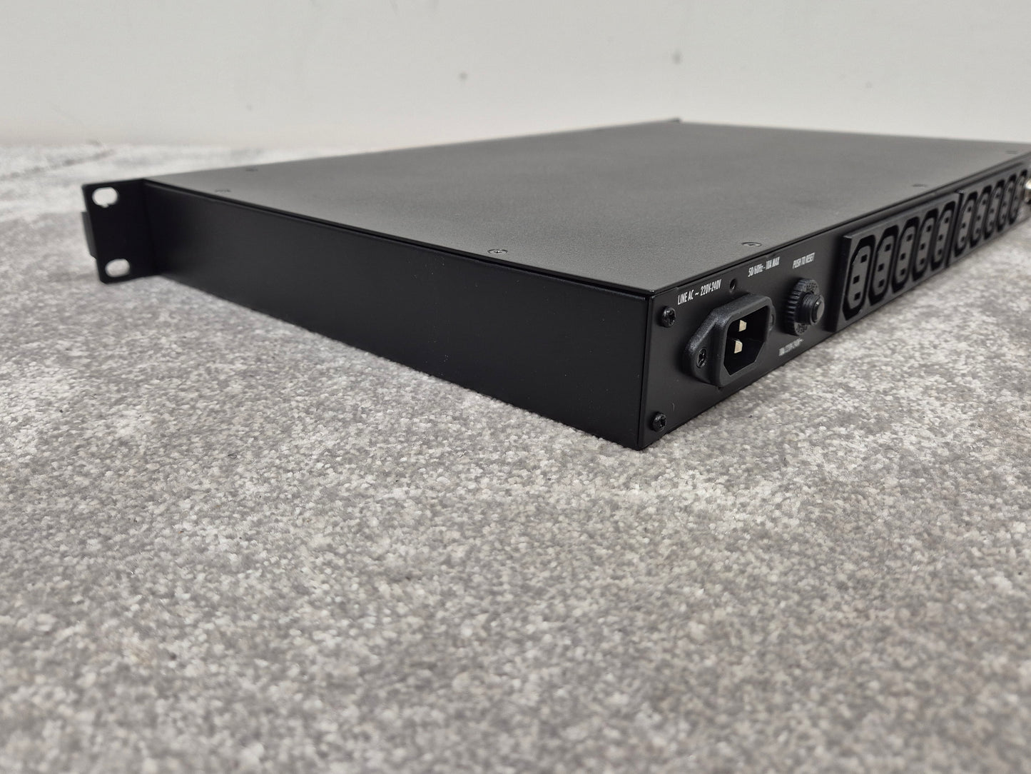 Furman PL-8C E - Rack Mounted Power Conditioner