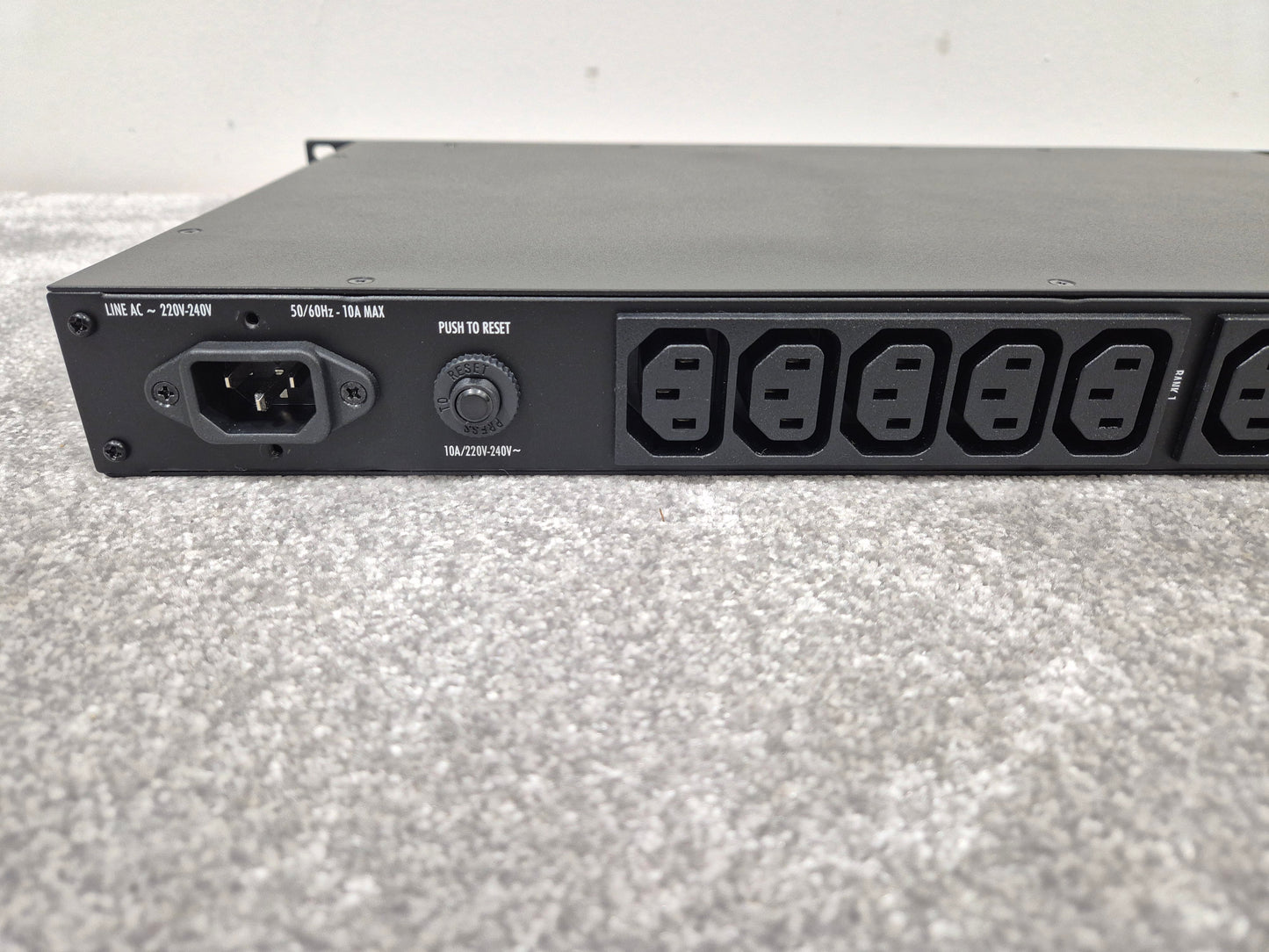 Furman PL-8C E - Power Conditioner (Mint Condition)
