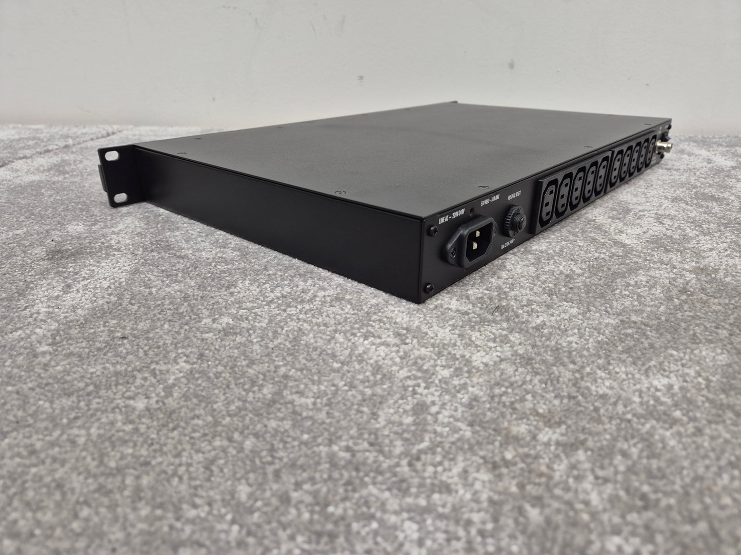 Furman PL-8C E - Power Conditioner (Mint Condition)
