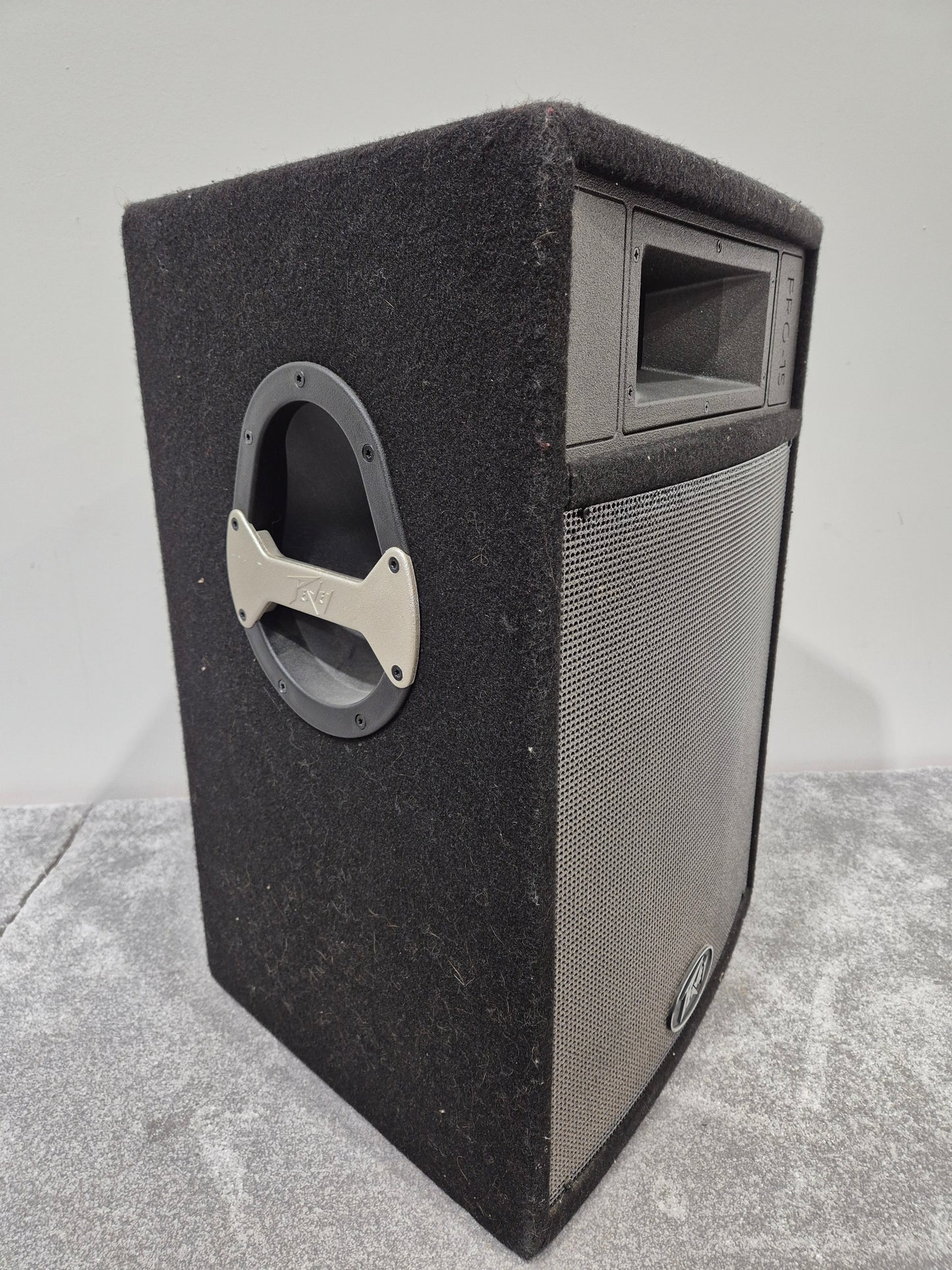 Peavey PRO 15 - 15-inch 300 watts RMS Loudspeaker