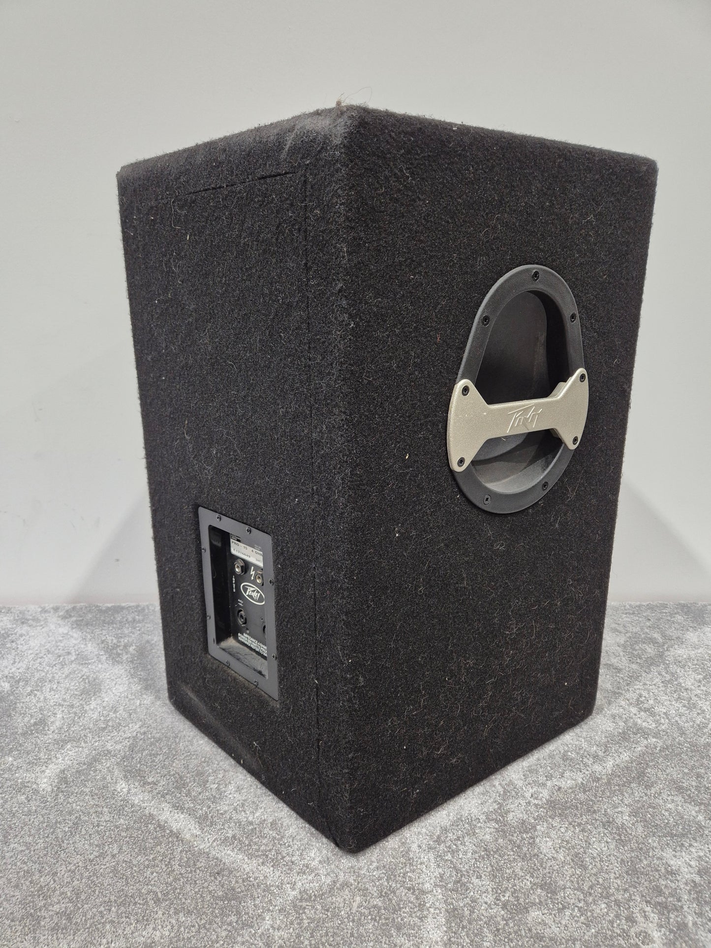Peavey PRO 15 - 15-inch 300 watts RMS Loudspeaker