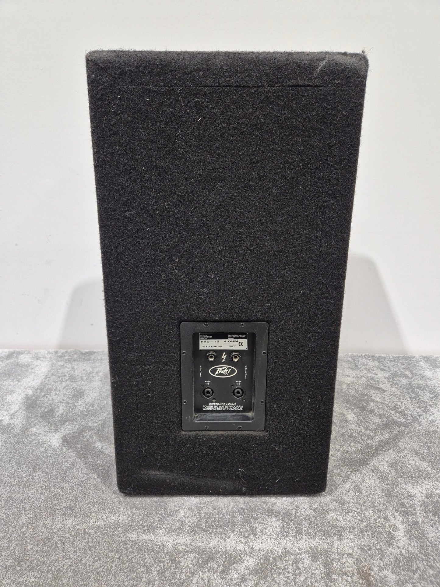 Peavey PRO 15 - 15-inch 300 watts RMS Loudspeaker