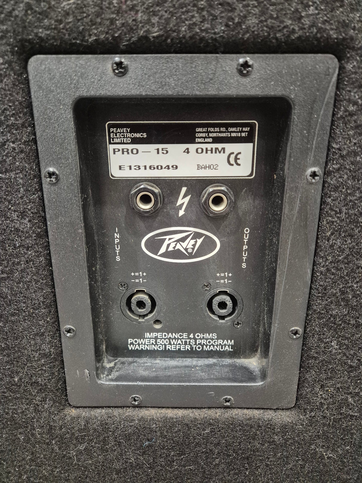 Peavey PRO 15 - 15-inch 300 watts RMS Loudspeaker