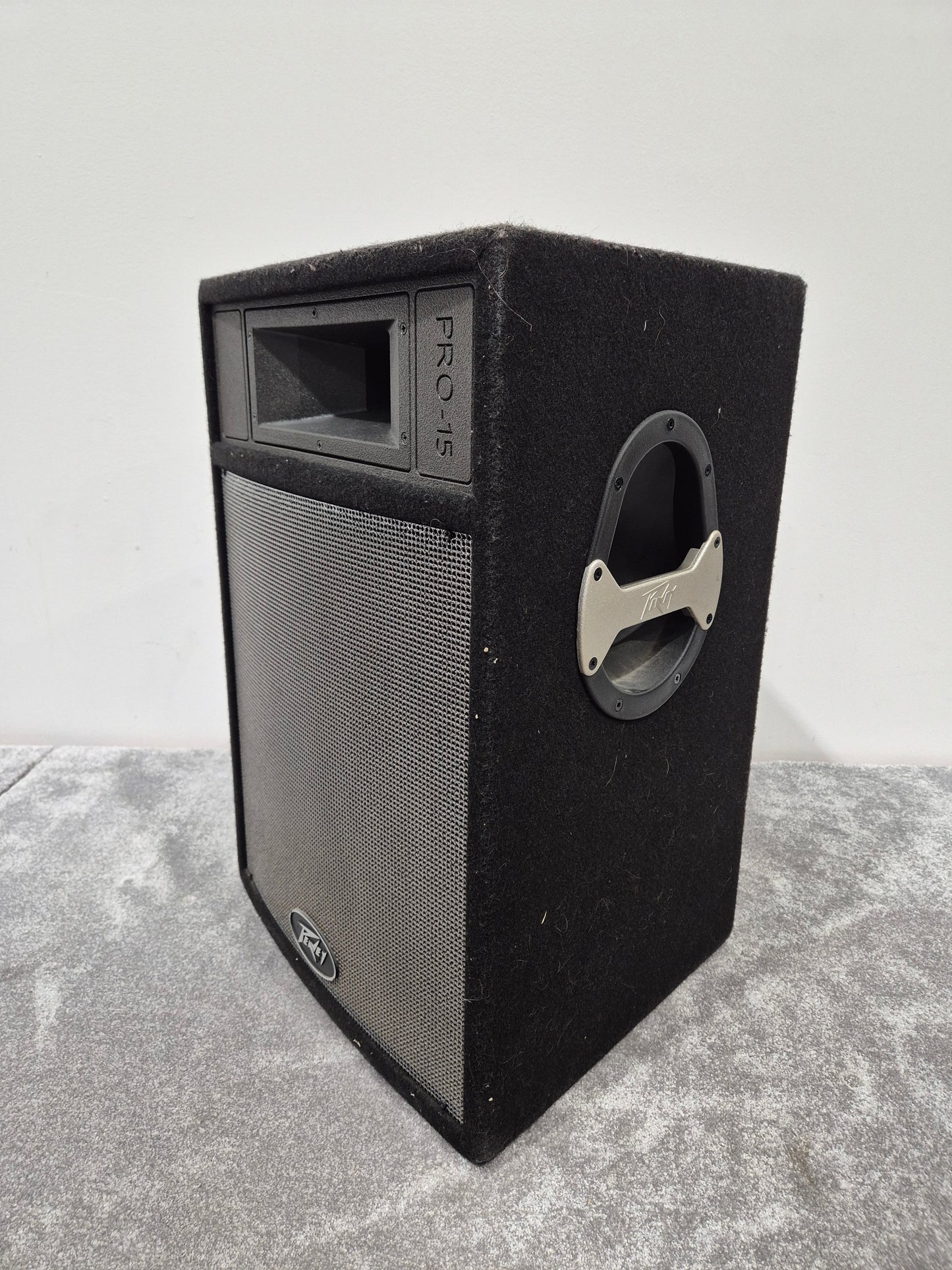 Peavey PRO 15 - 15-inch 300 watts RMS Loudspeaker