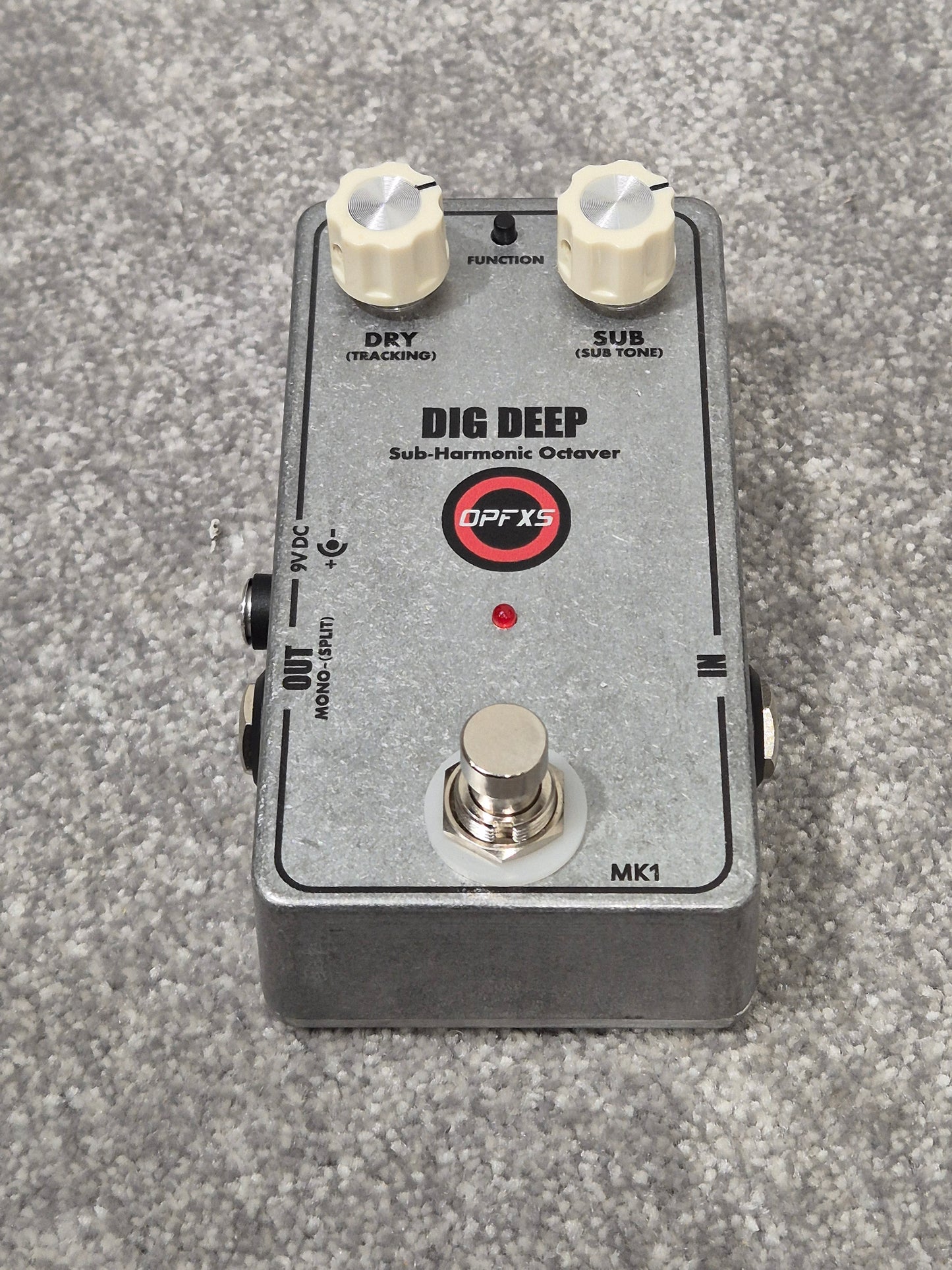 DIG DEEP Sub-Harmonic Octaver - Octave Down Pedal w/ Original Box