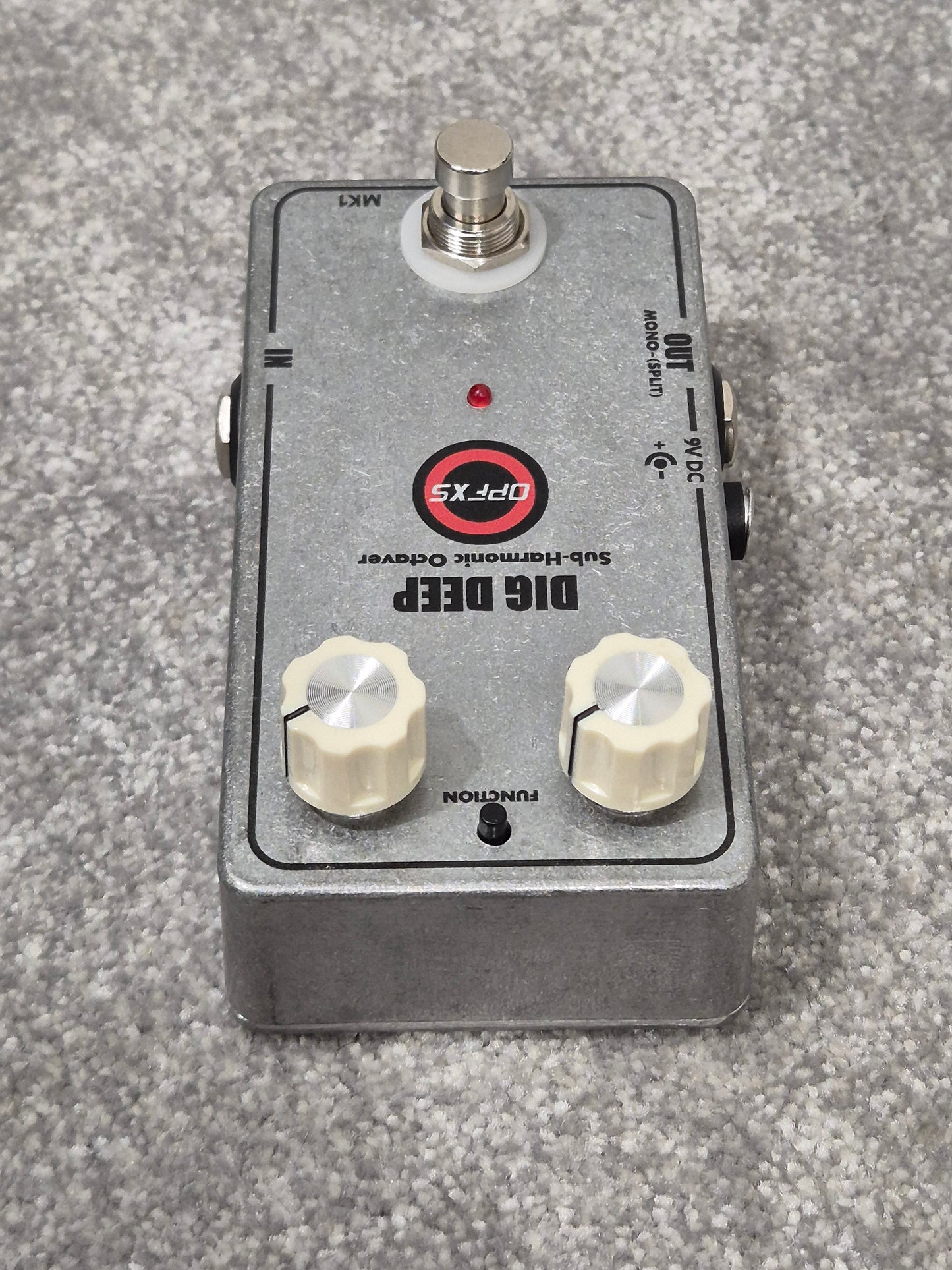 DIG DEEP Sub-Harmonic Octaver - Octave Down Pedal w/ Original Box