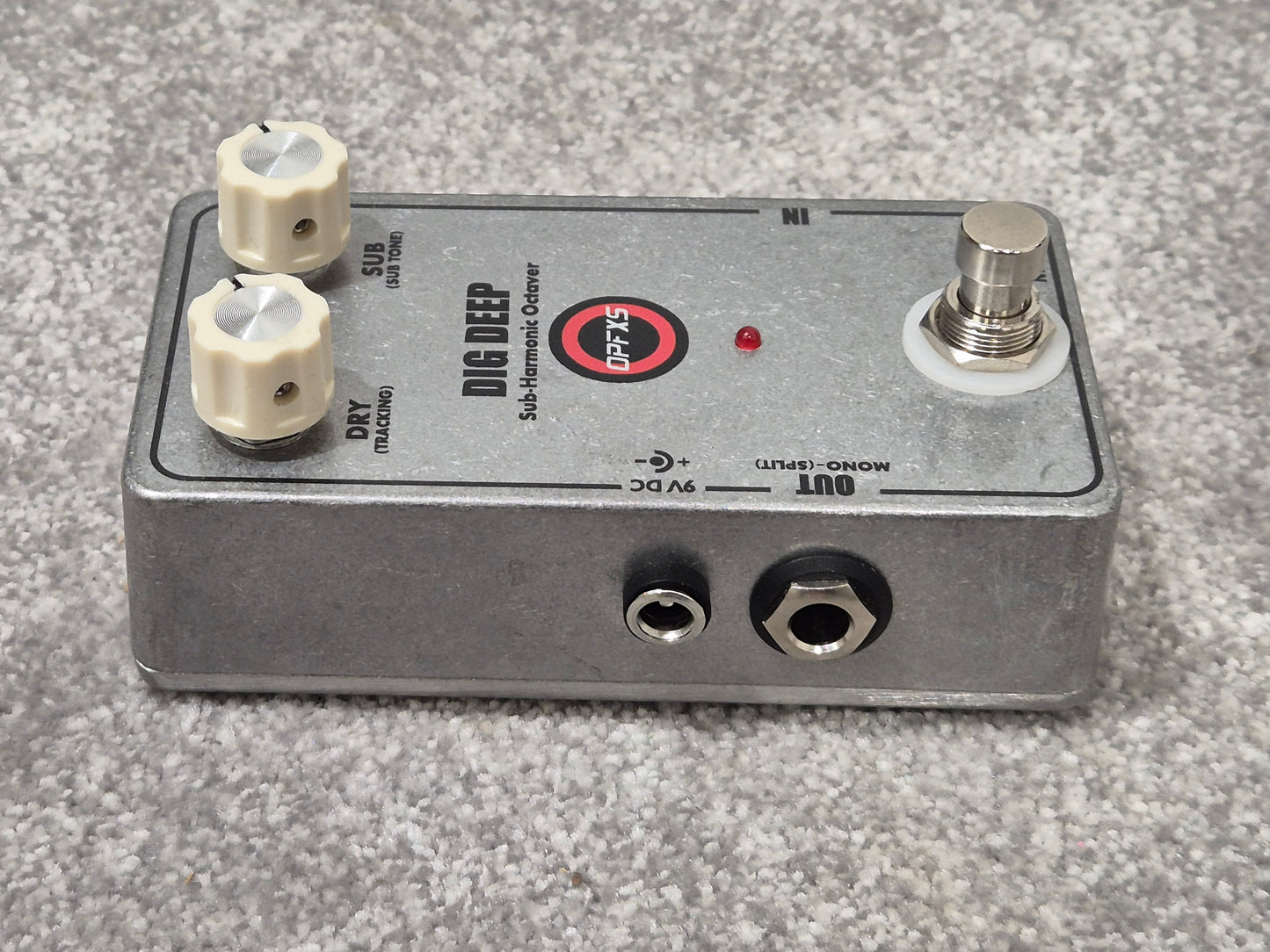 DIG DEEP Sub-Harmonic Octaver - Octave Down Pedal w/ Original Box