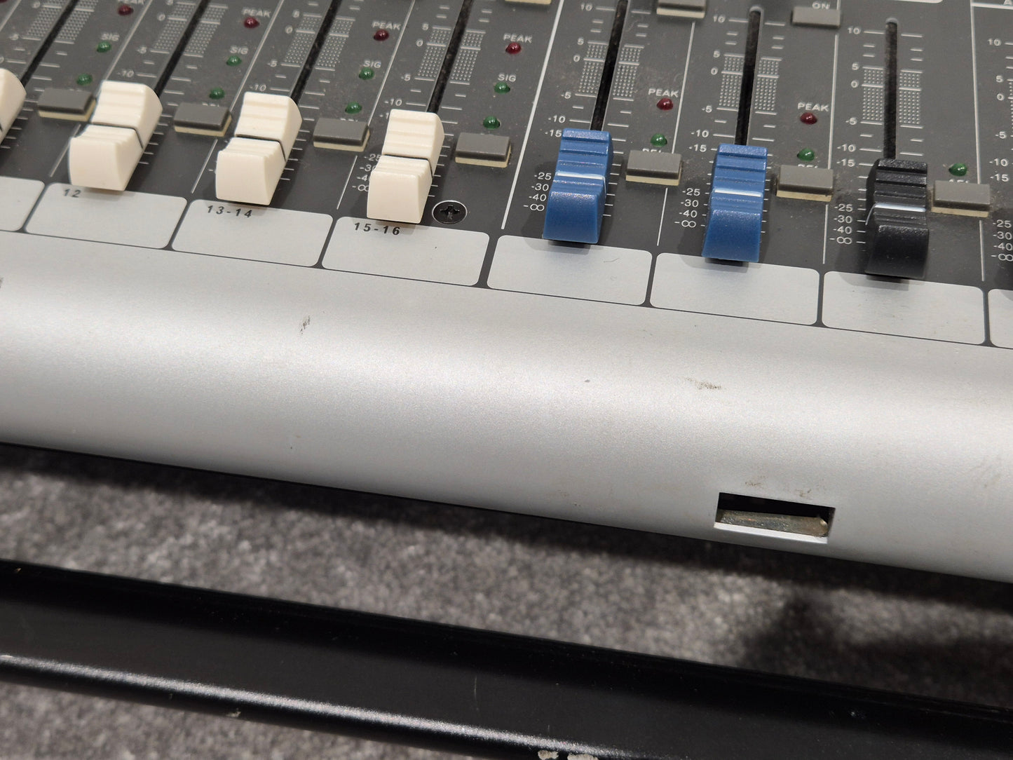 Phonic Powerpod K16 - Powered Mixer w/ Plastic Case