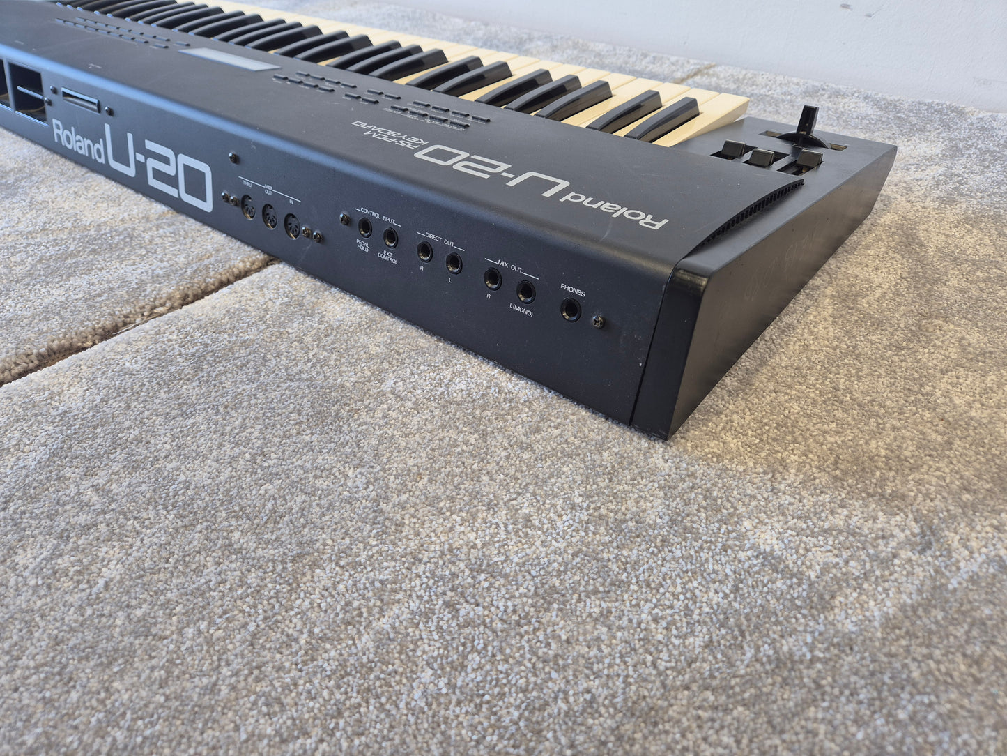 Roland U-20 - PCM-Sample Synthesizer w/ Original Box (Spares or Repairs)