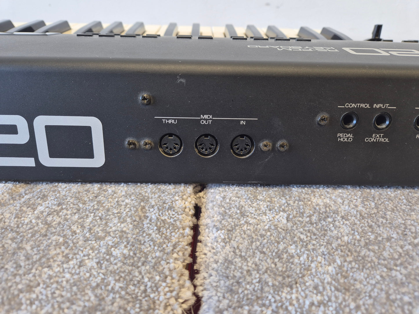 Roland U-20 - PCM-Sample Synthesizer w/ Original Box (Spares or Repairs)