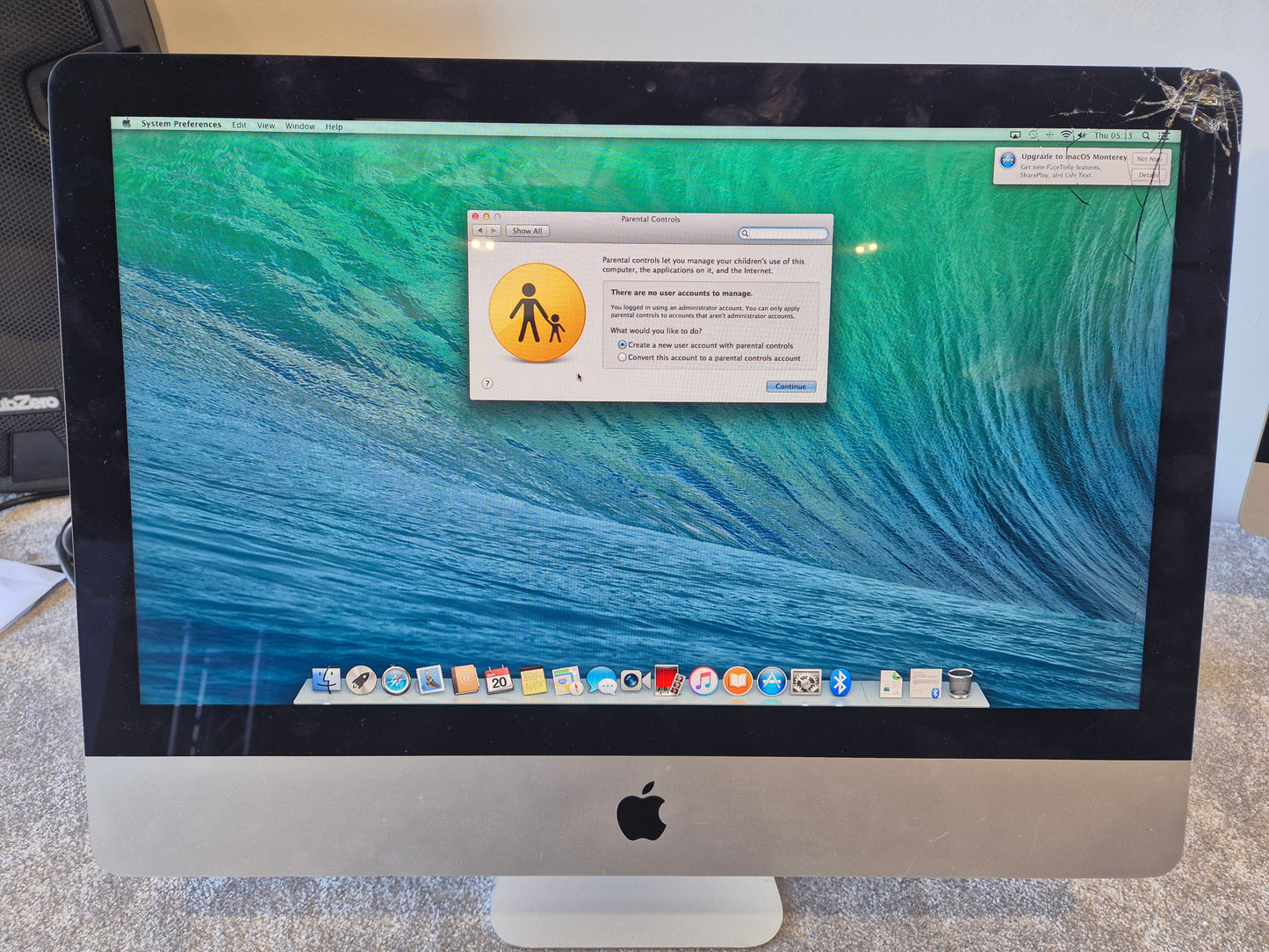 Apple iMac 21-inch i5 Processor with Keyboard and Mouse- C02MT4AQFY0T (Spares or Repairs)