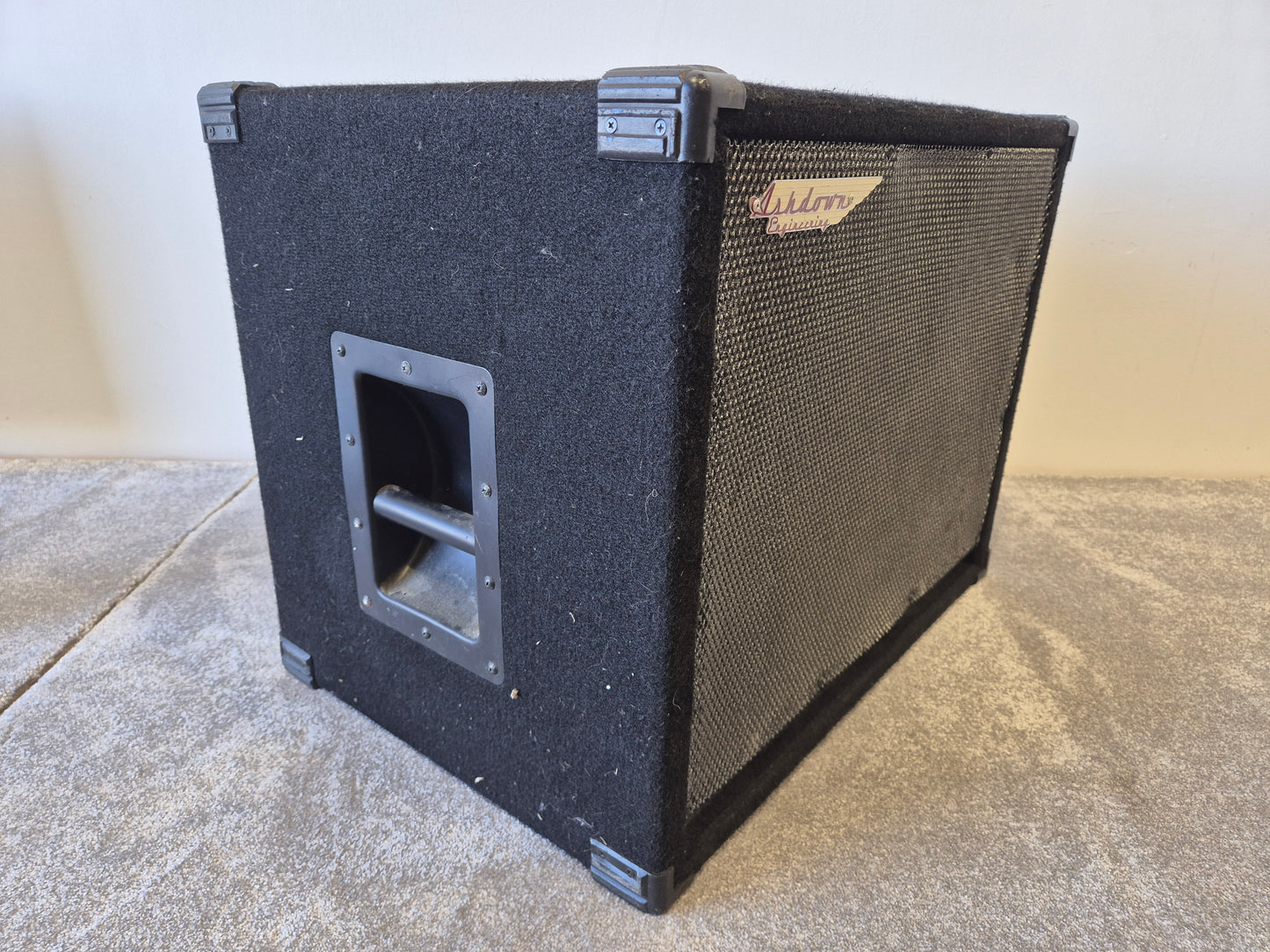 Ashdown Mag 115 Deep - 250 watts 1 x 15" Bass Amplifier Cabinet