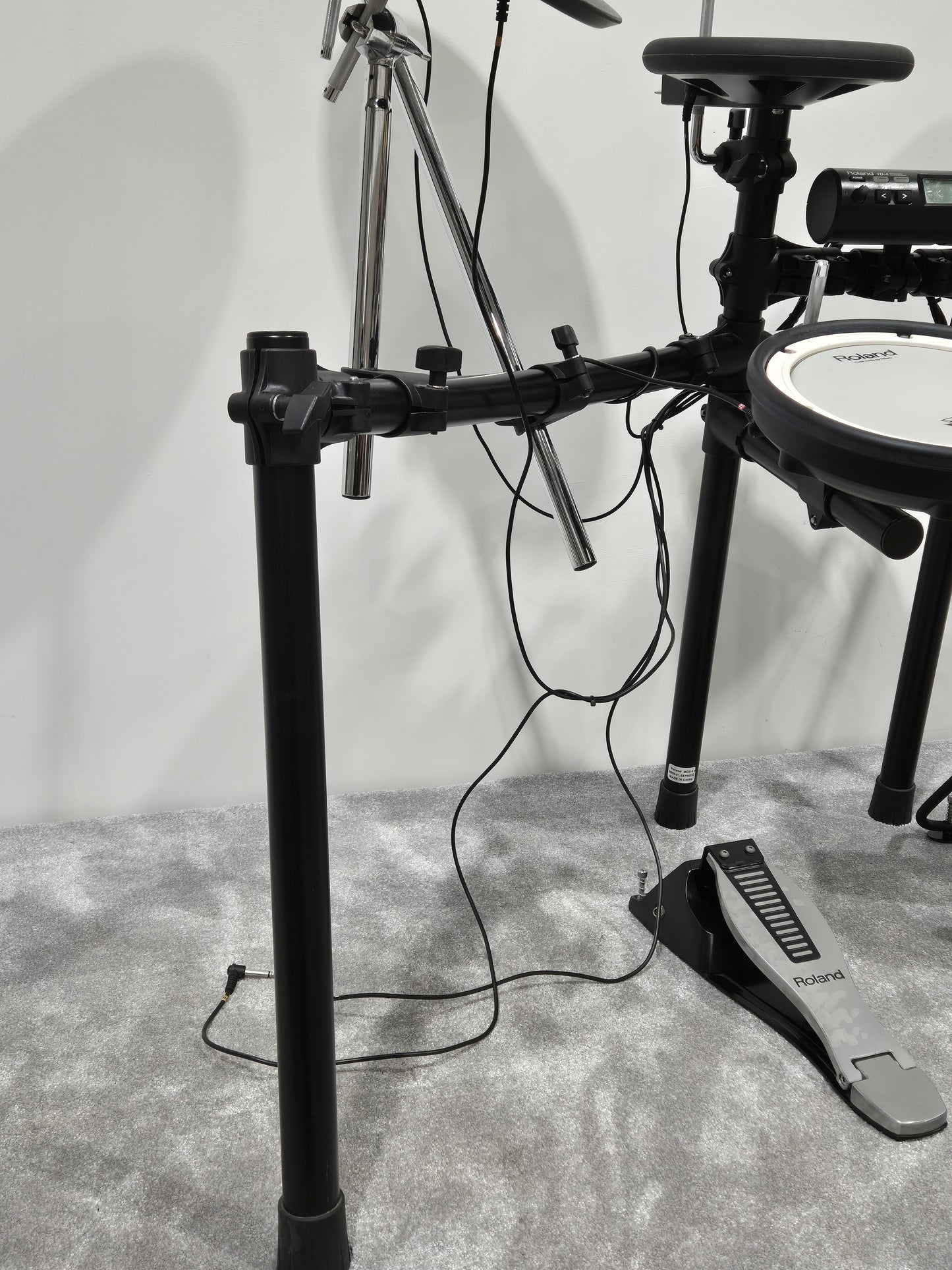 Roland Electric Drum Kit - TD-4 Sound Module/PDX-8 Mesh Head, PD8 Pads x3, CY5 Cymbal Pad, CY8 Cymbals x2,FD8 Foot Controller, KD8 Trigger Pad, MDS-4 Drum Stand