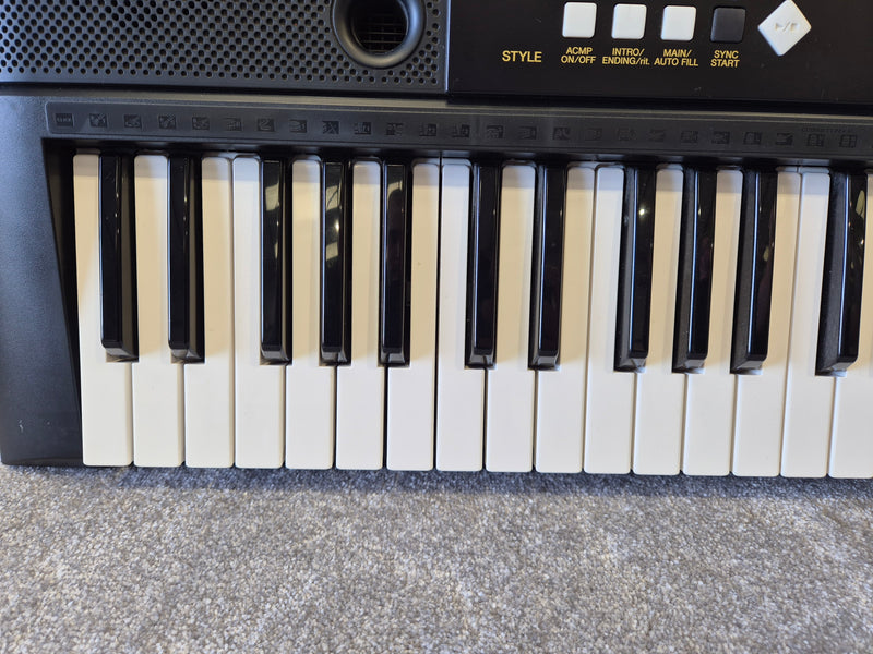 Yamaha YPT-220 - 61-key Musical Keyboard w/ Original Box - image 5