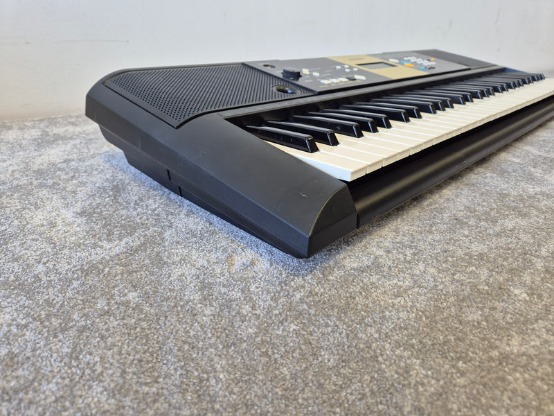 Yamaha YPT-220 - 61-key Musical Keyboard w/ Original Box - image 8