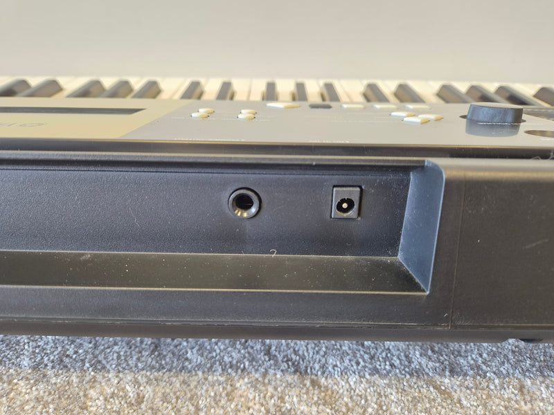 Yamaha YPT-220 - 61-key Musical Keyboard w/ Original Box - image 10
