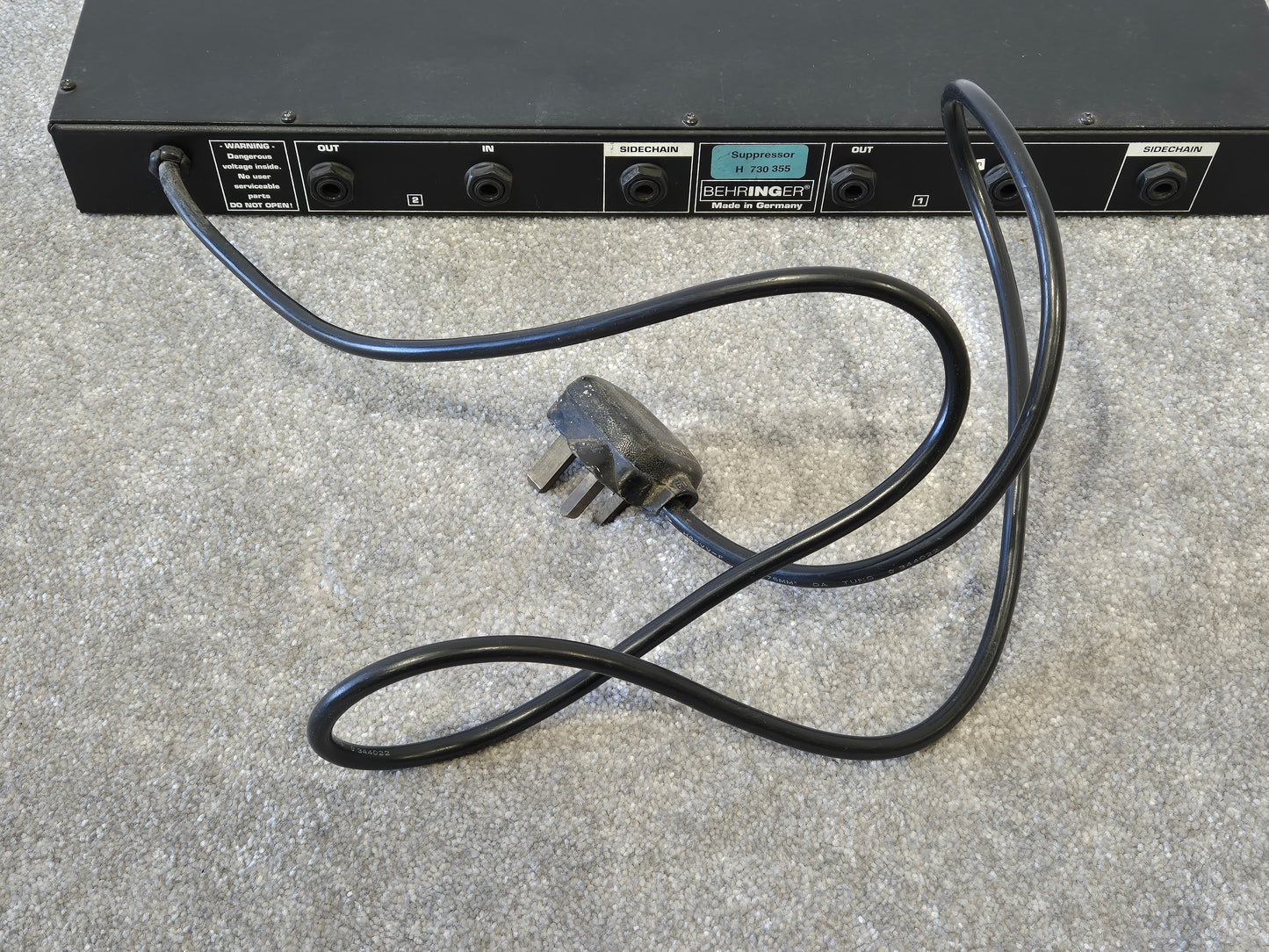 Behringer Suppressor Model DE 102 - De-Esser and Feedback Processor