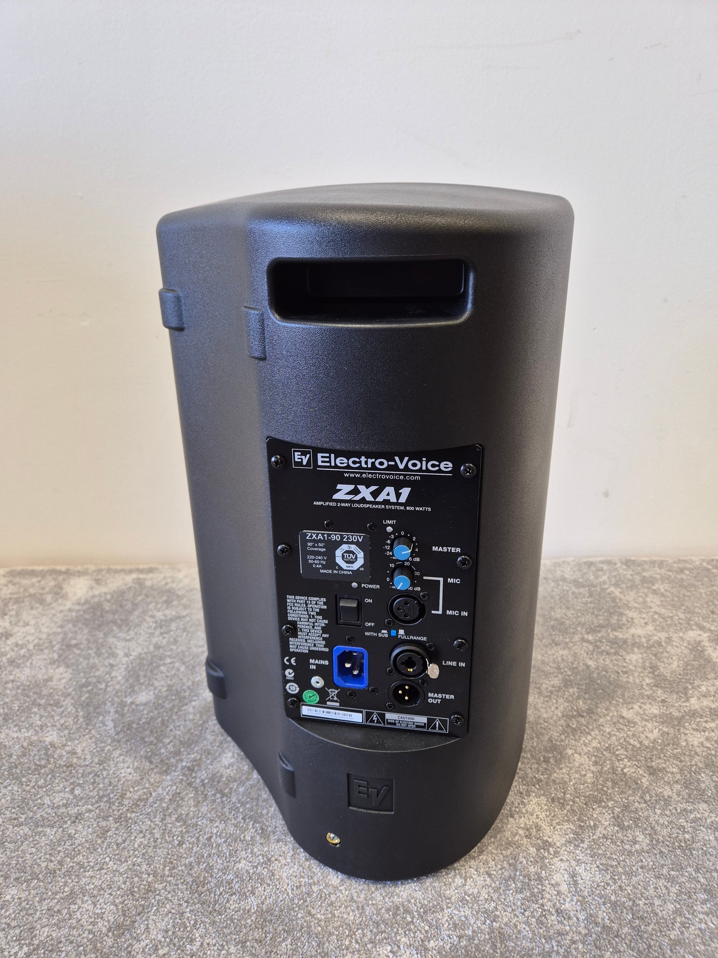 Electro-Voice ZXA1-90 - 8-inch 2-way 800W Active Speaker w/ Original Box