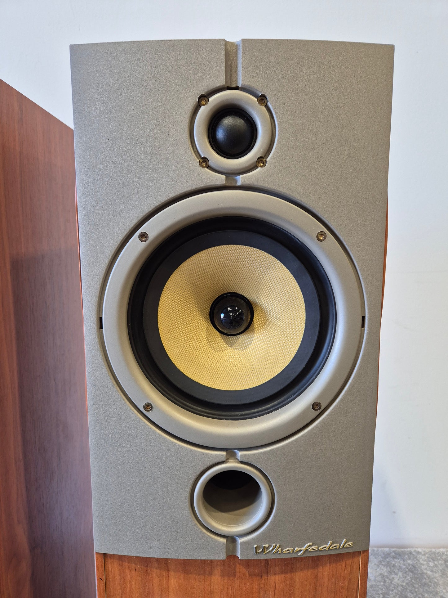 Wharfedale Diamond 8.3 - Floor-Standing Speakers (Pair)