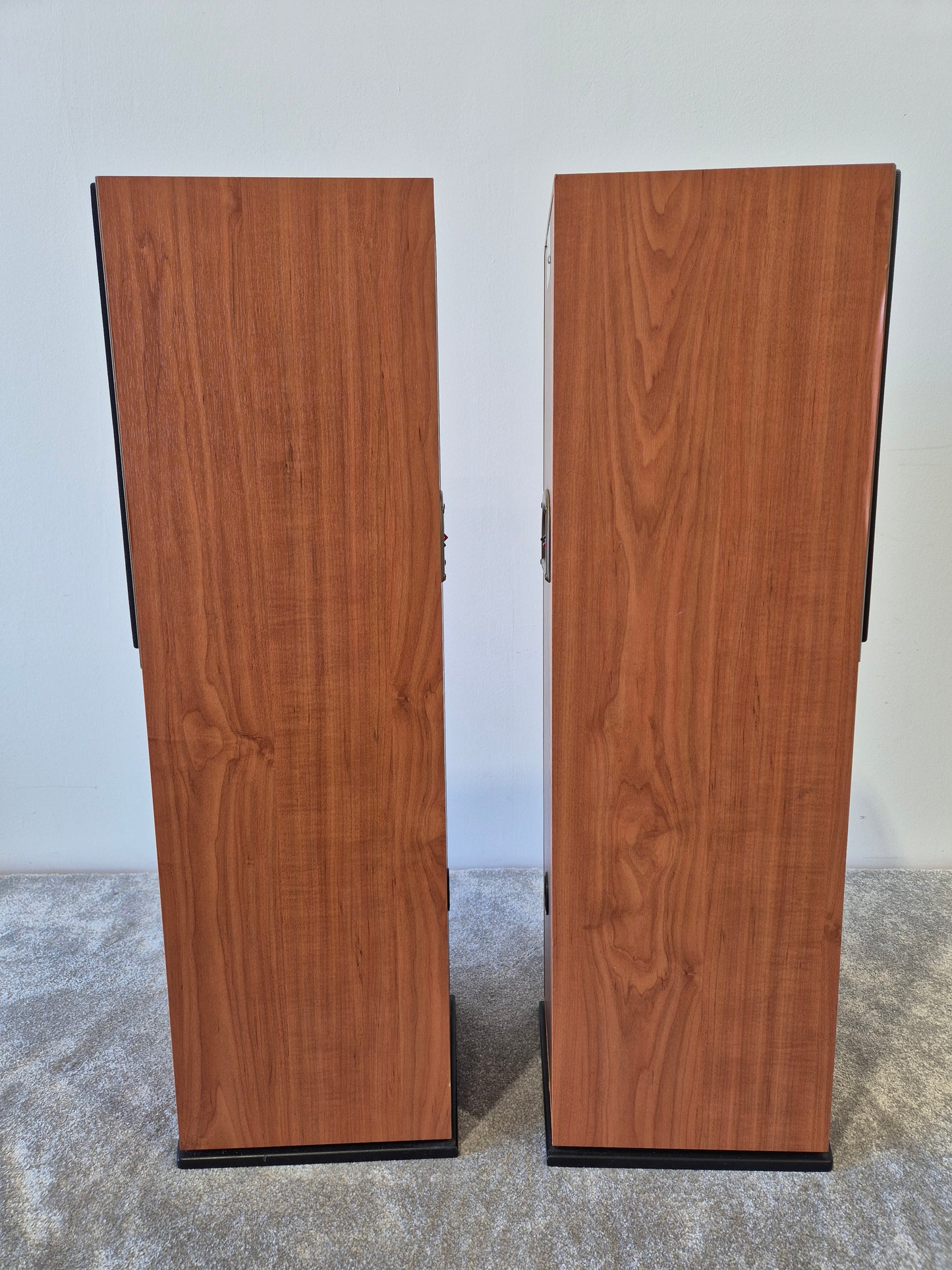Wharfedale Diamond 8.3 - Floor-Standing Speakers (Pair)