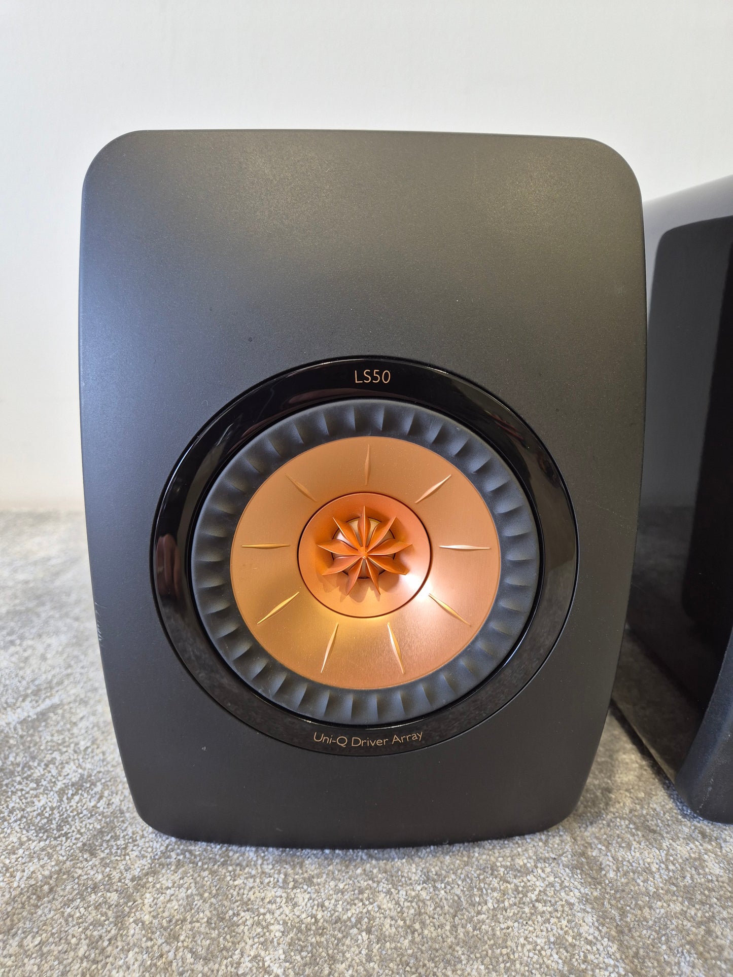 KEF LS50 - Precise Loudspeakers (Pair)