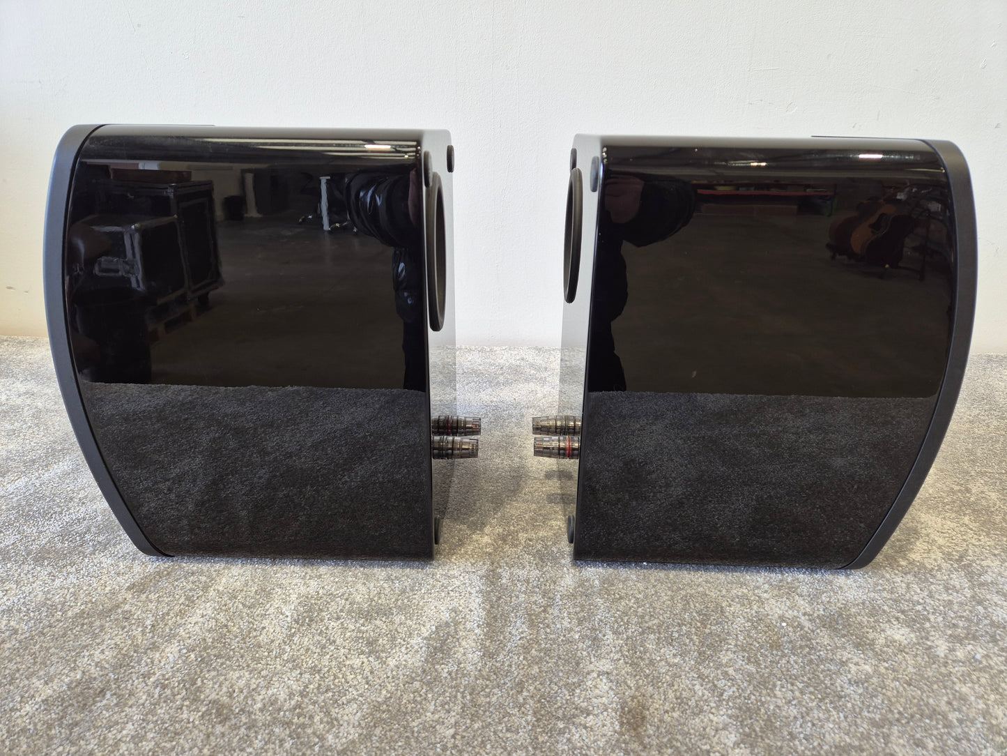 KEF LS50 - Precise Loudspeakers (Pair)