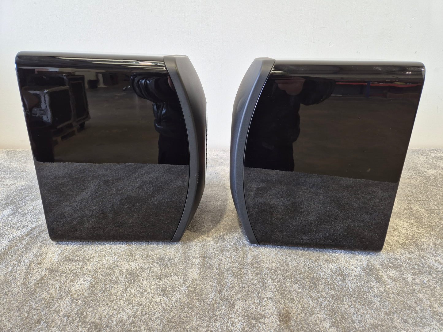 KEF LS50 - Precise Loudspeakers (Pair)
