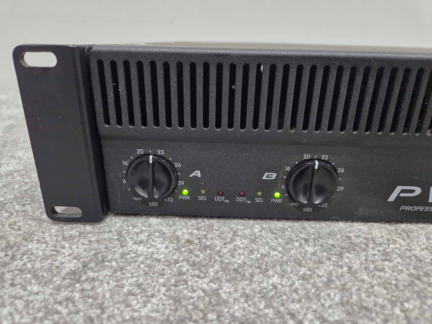 Peavey PV 1500 - 500-watts Stereo Power Amplifier