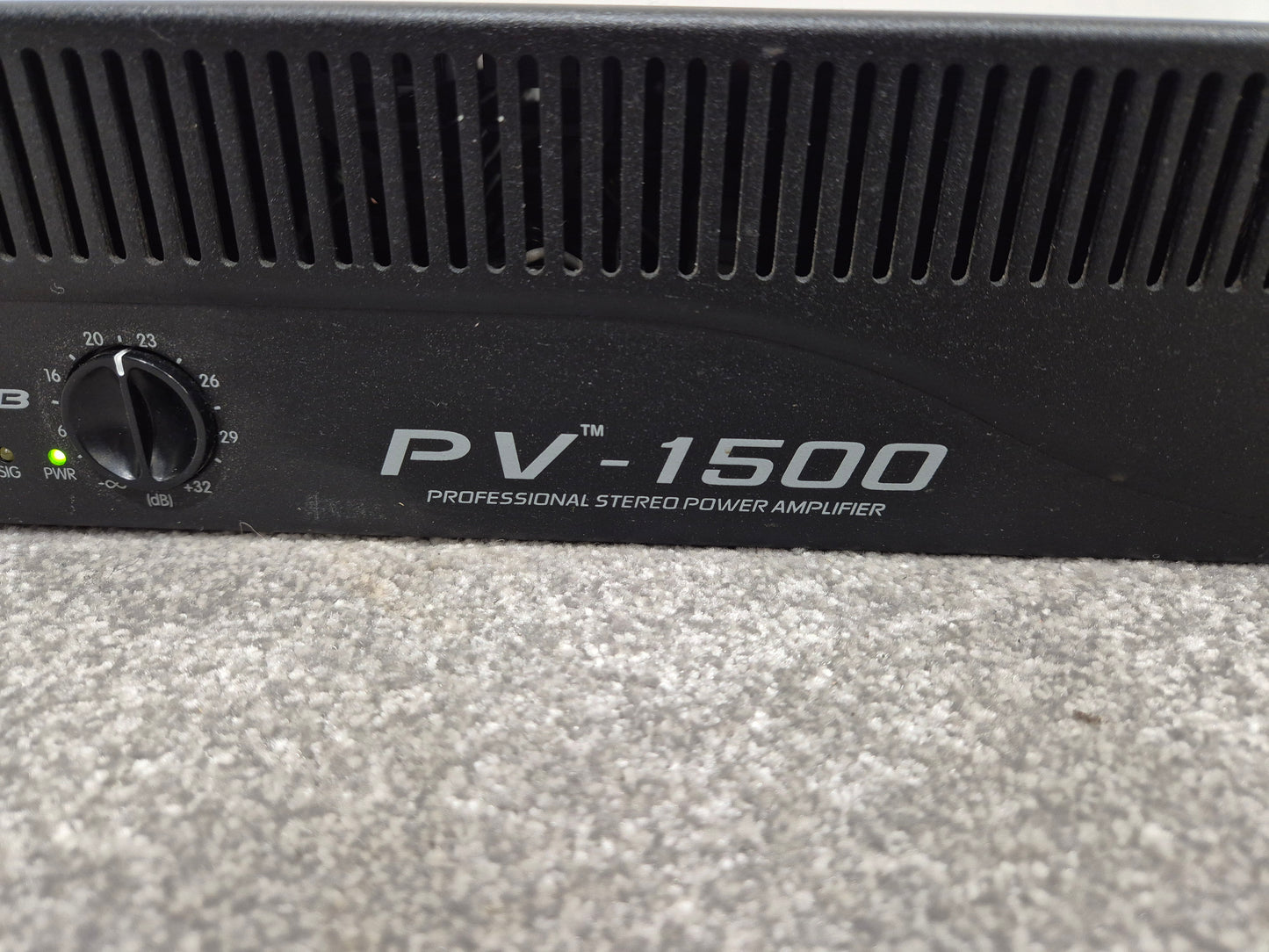 Peavey PV 1500 - 500-watts Stereo Power Amplifier