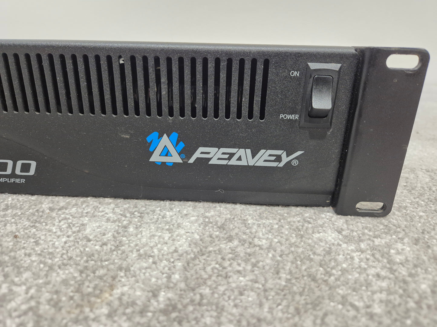 Peavey PV 1500 - 500-watts Stereo Power Amplifier